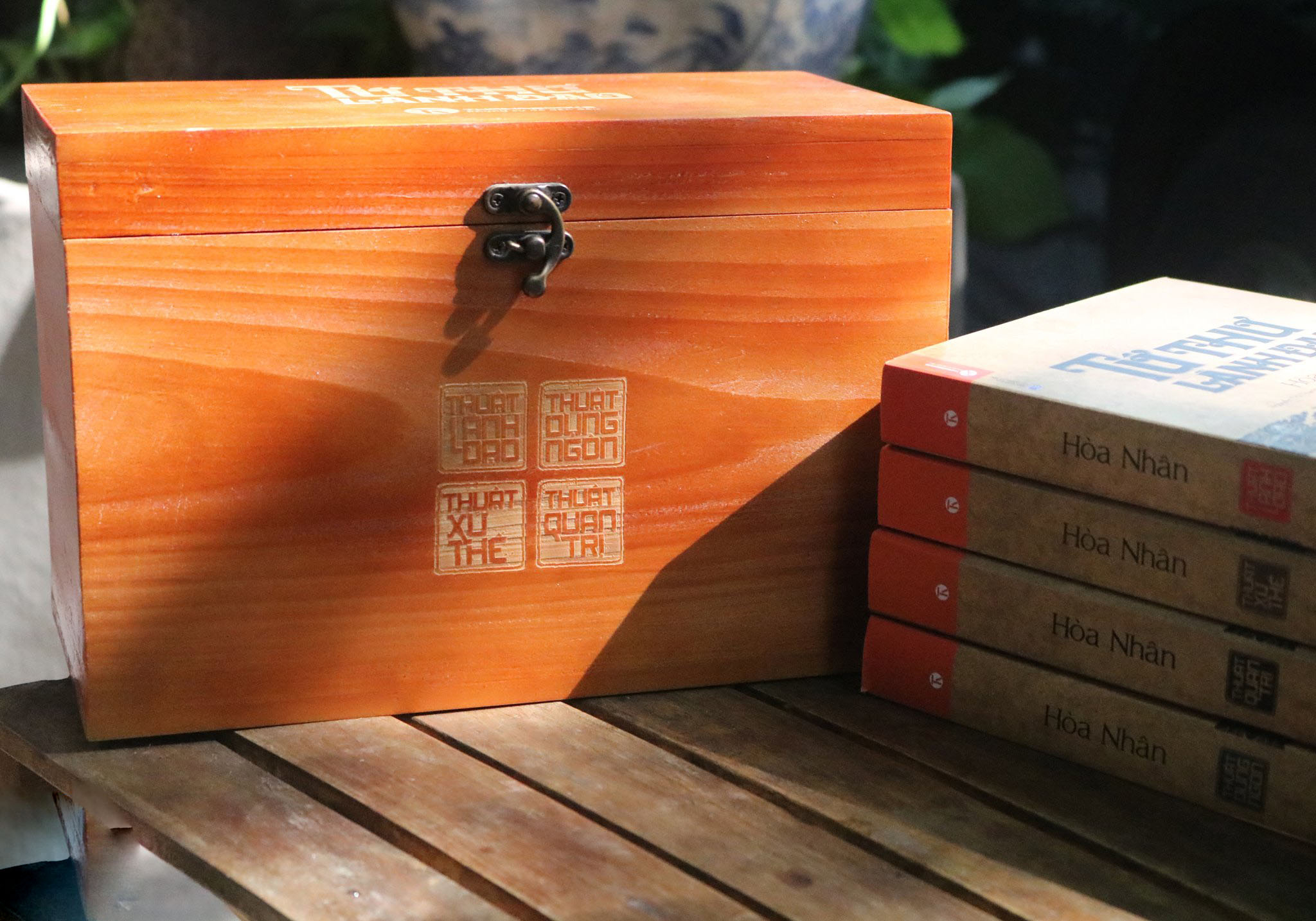 Hộp Gỗ Sách Tứ Thư Lãnh Đạo (Hộp 4 Cuốn) (Tái Bản 2025)