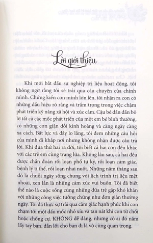 hướng dẫn cha mẹ thực hành trị liệu hoạt động cho trẻ tự kỷ (tái bản 2022)