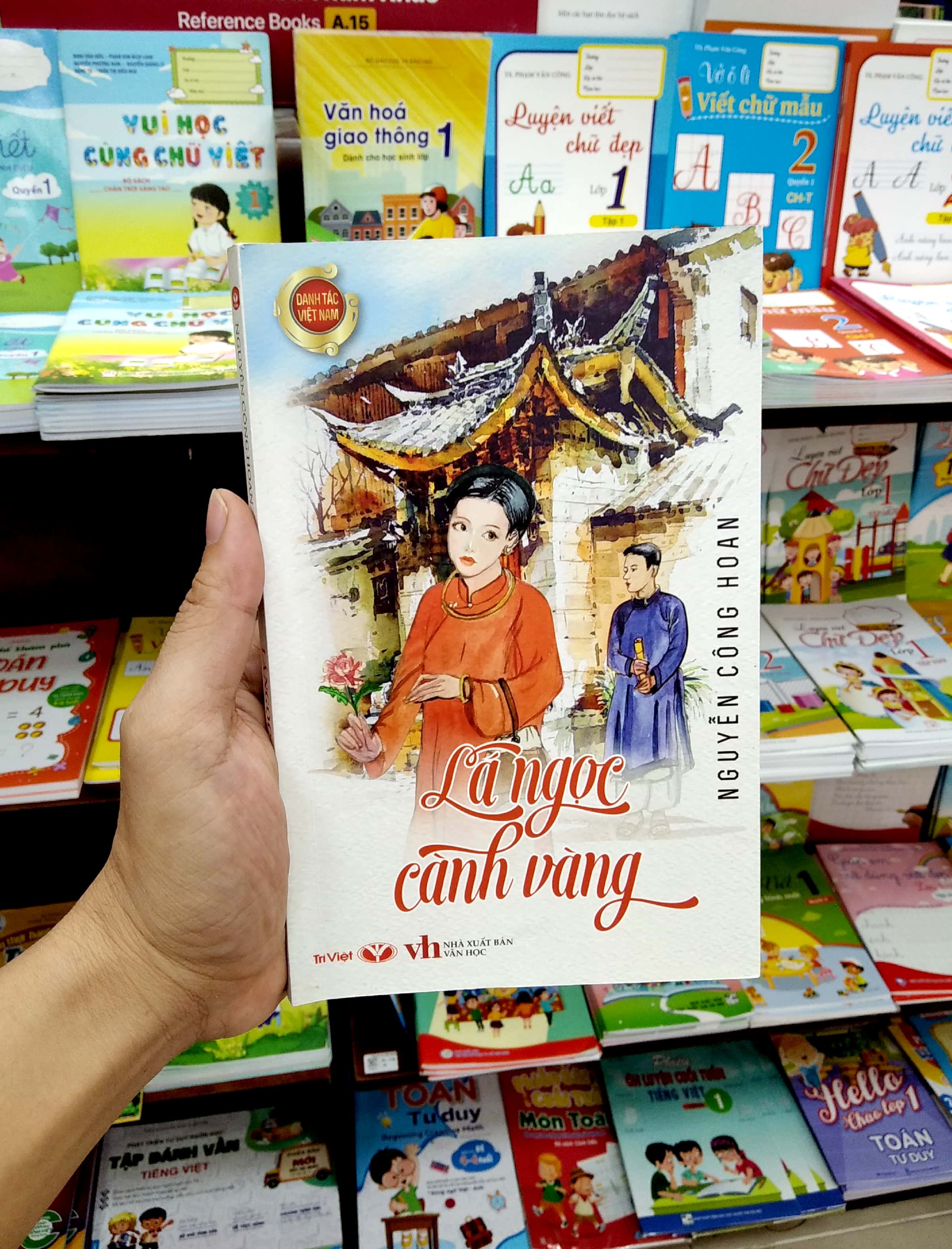 lá ngọc cành vàng (tái bản 2022)