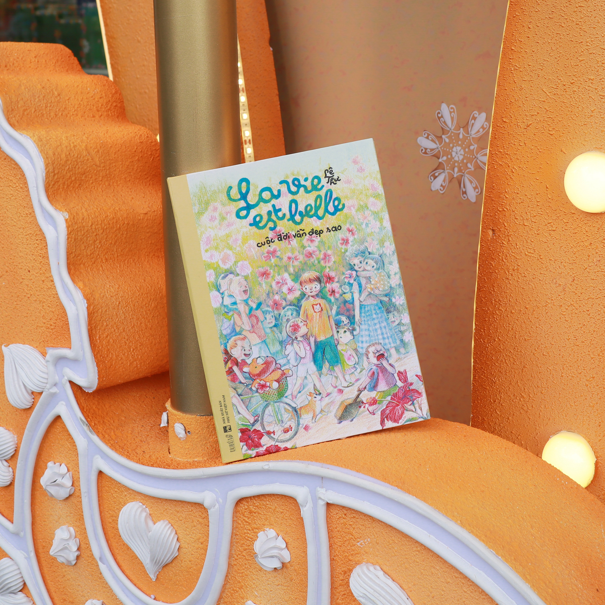 La Vie Est Belle - Cuoc Doi Van Dep Sao - Bia Cung