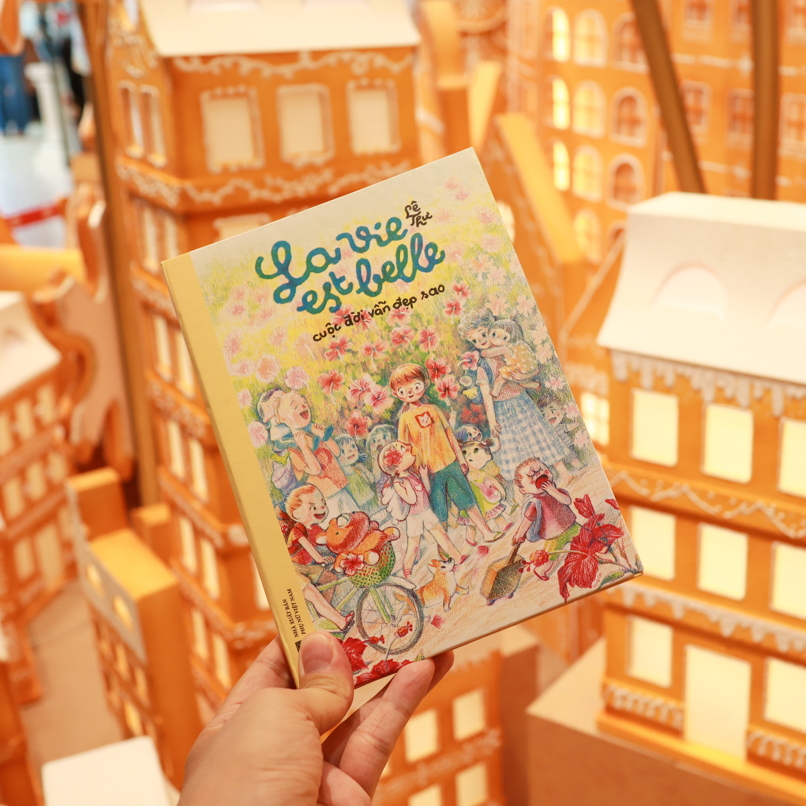 La Vie Est Belle - Cuoc Doi Van Dep Sao - Bia Cung