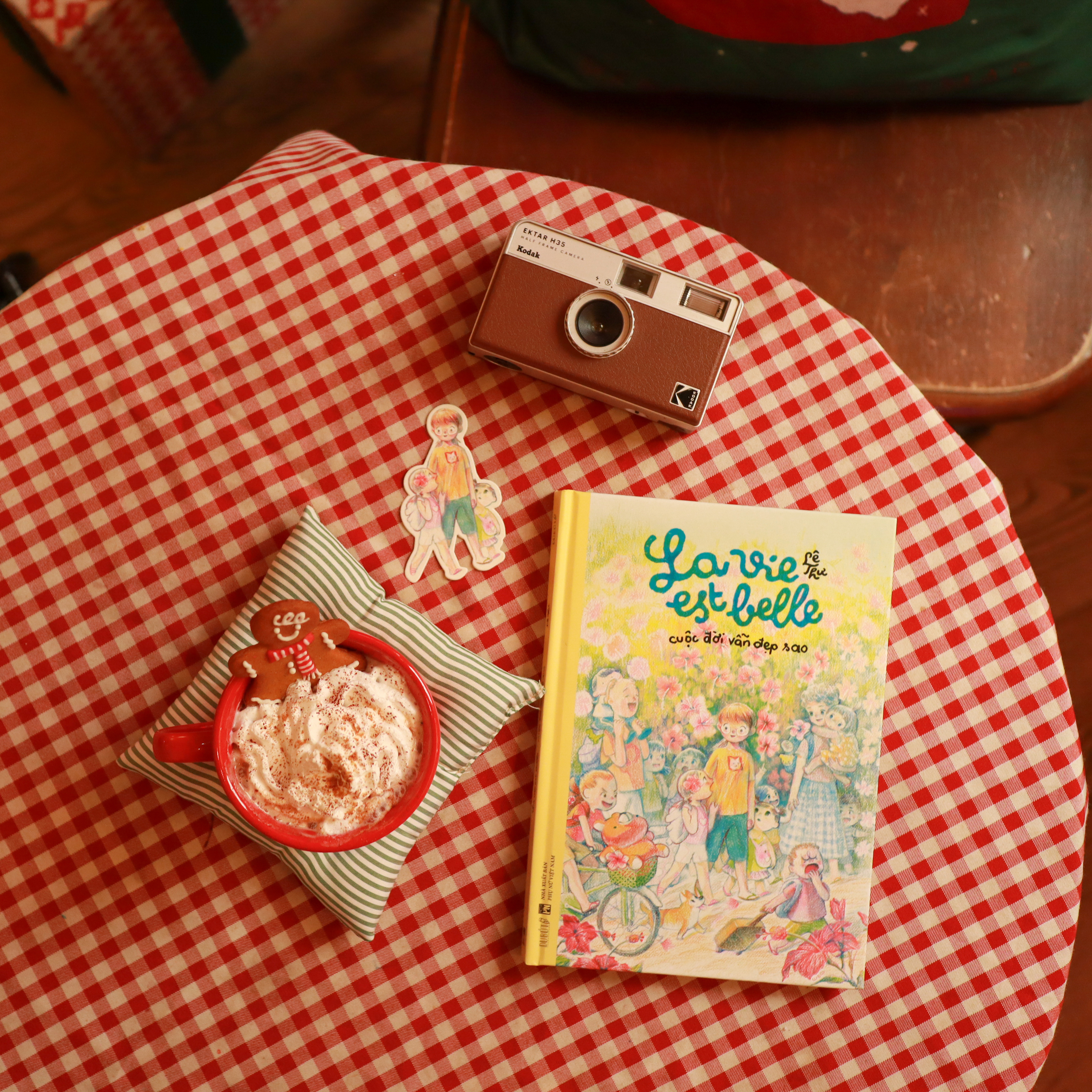 La Vie Est Belle - Cuoc Doi Van Dep Sao - Bia Cung