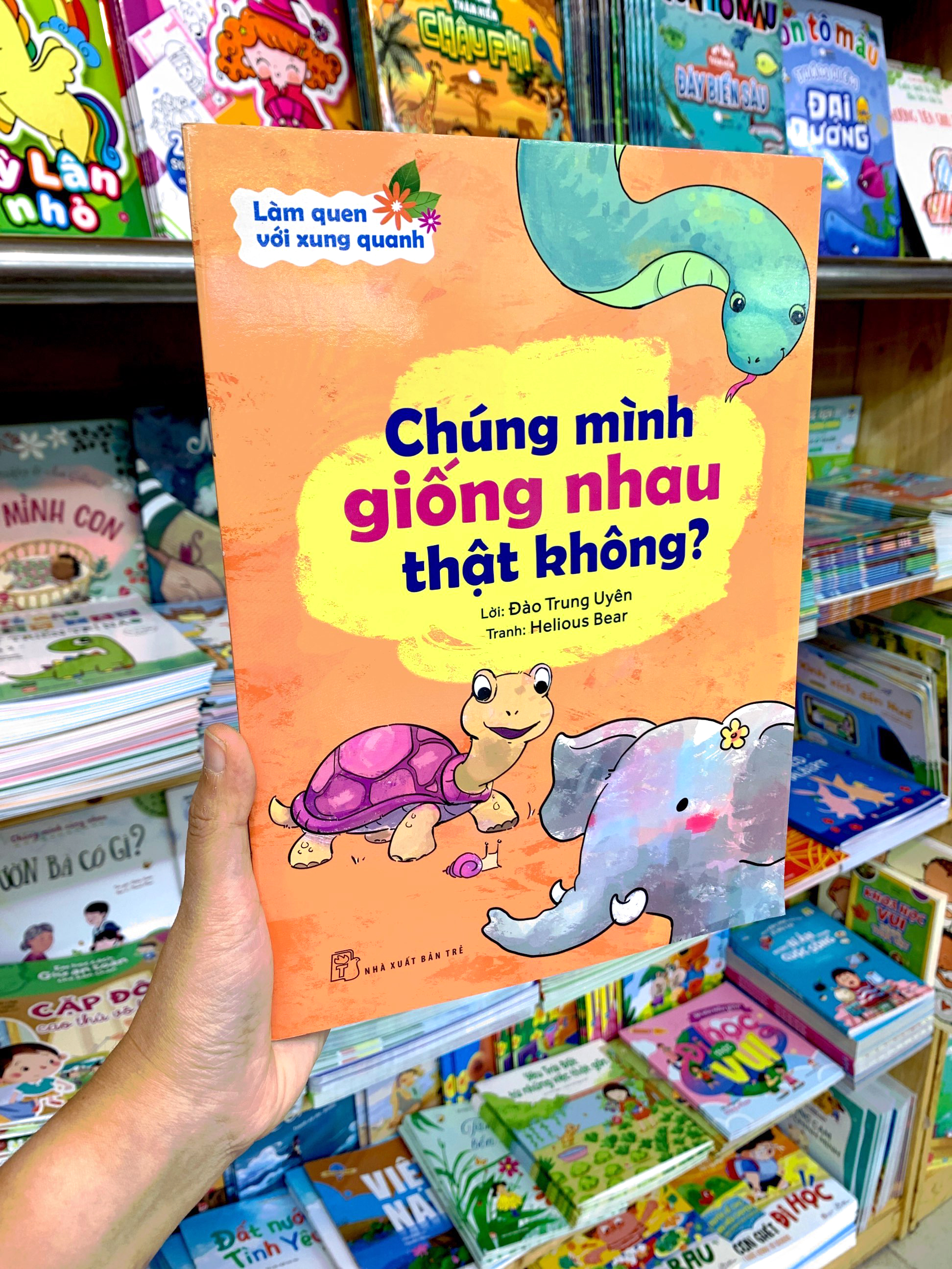 làm quen với xung quanh - chúng mình giống nhau thật không?