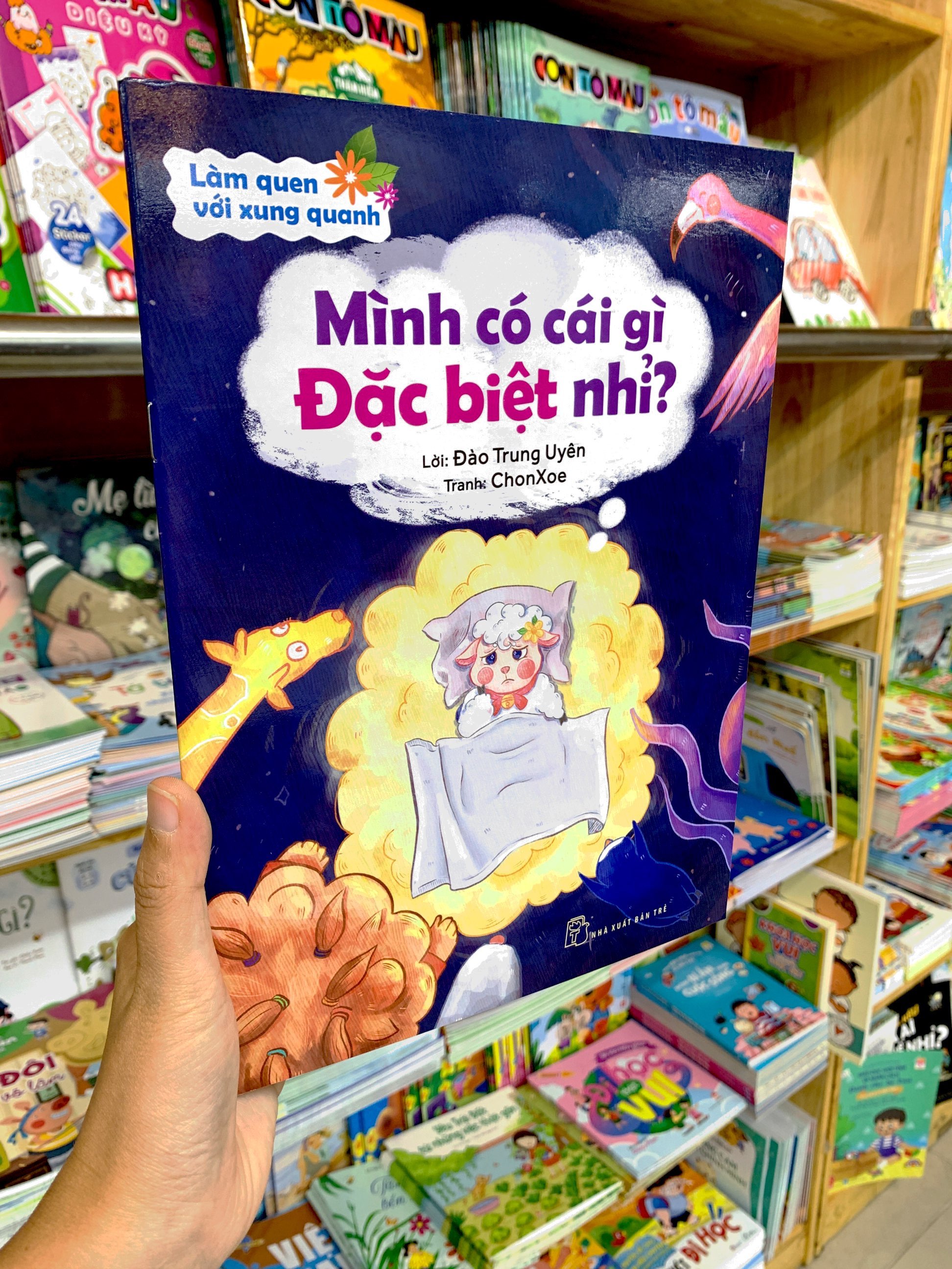 làm quen với xung quanh - mình có cái gì đặc biệt nhỉ?