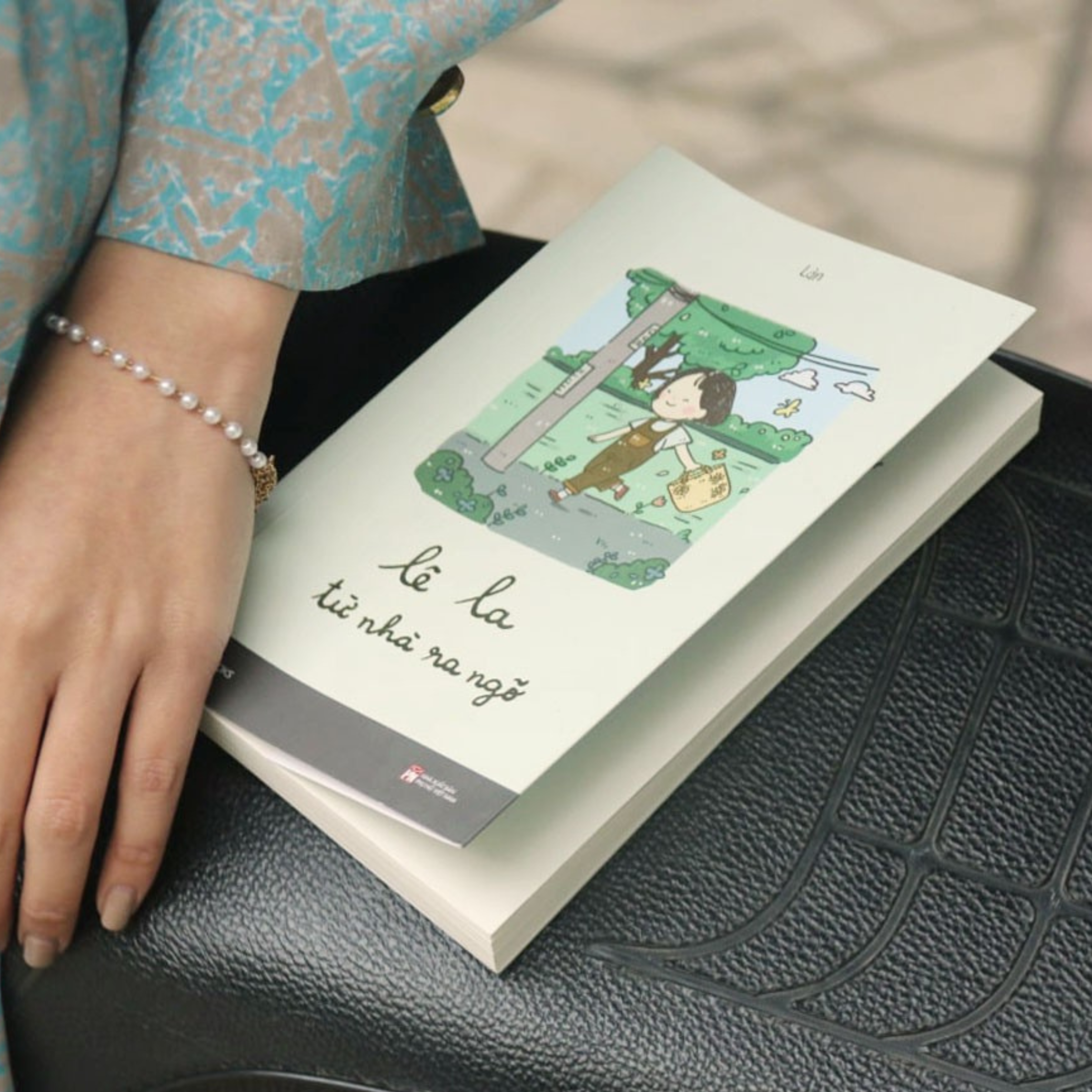 Le La Tu Nha Ra Ngo (Tai Ban 2025)