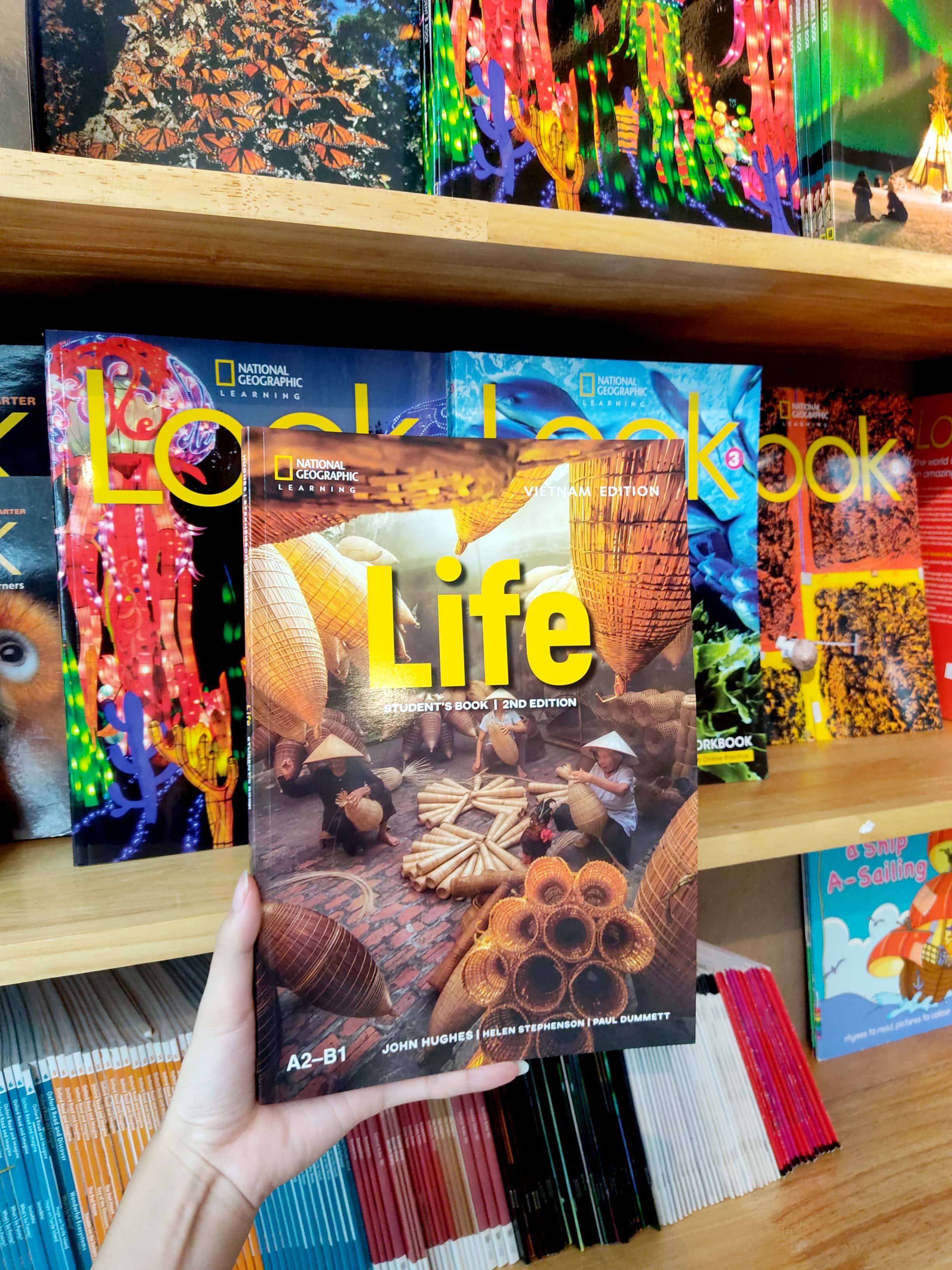 life bre a2-b1: student book with web app code and online workbook 2nd edition