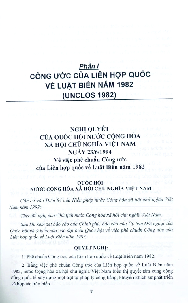 Luat Phap Quoc Te Va Viet Nam Ve Bao Ve Chu Quyen Bien Dao To Quoc - Bia Cung