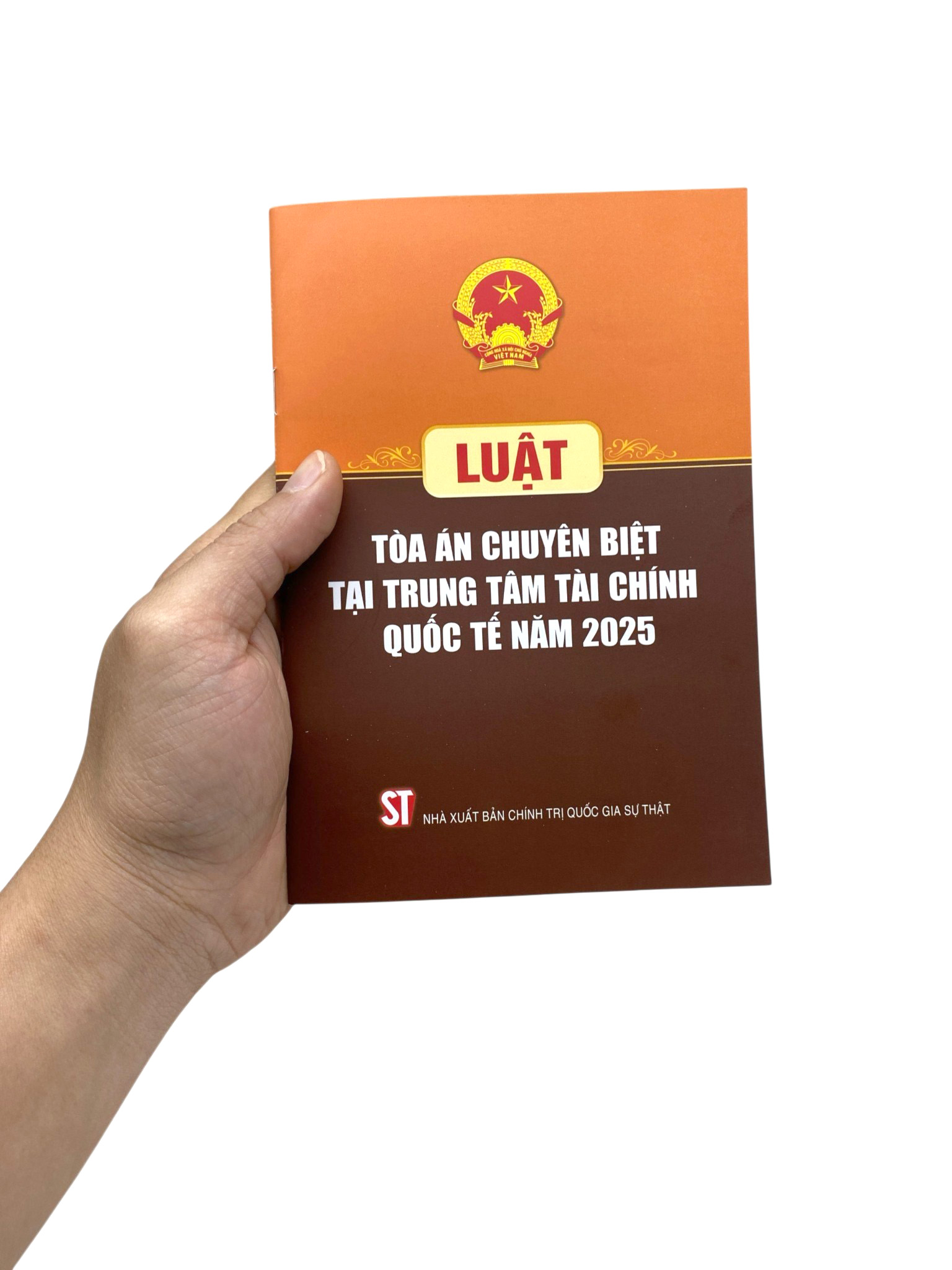 Luật Tòa Án Chuyên Biệt Tại Trung Tâm Tài Chính Quốc Tế Năm 2025