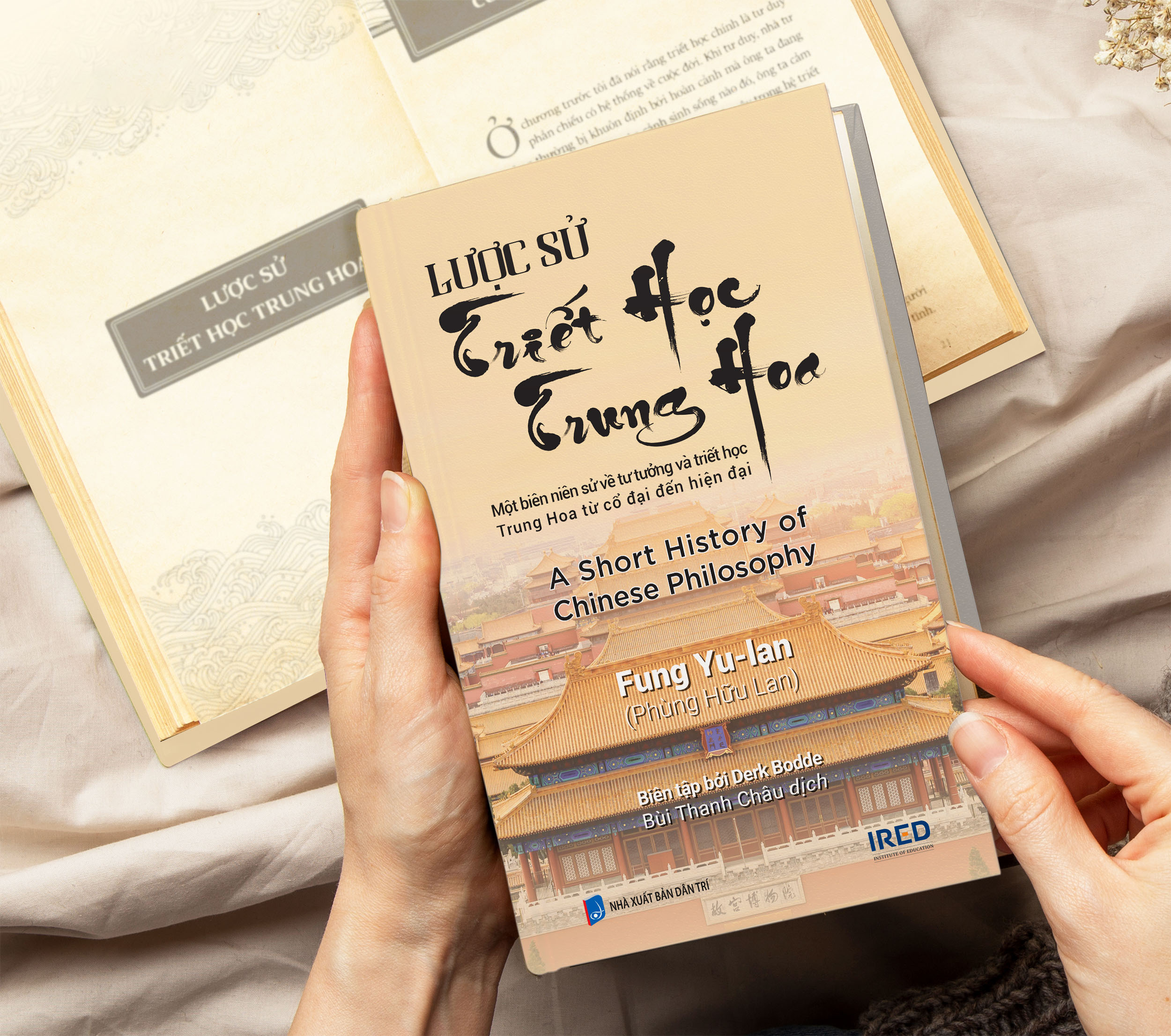 Luoc Su Triet Hoc Trung Hoa - A Short History Of Chinese Philosophy - Bia Cung