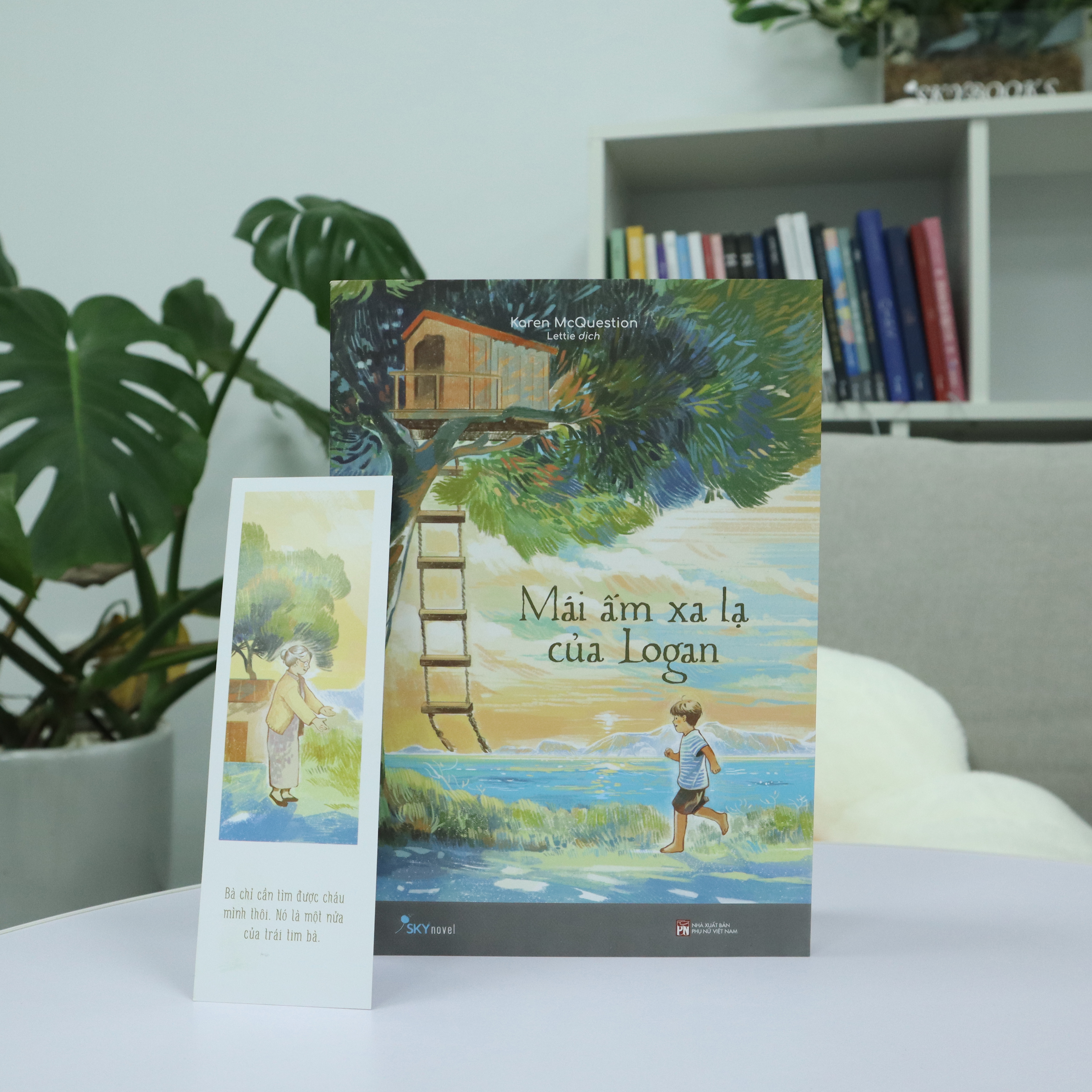 mái ấm xa lạ của logan - tặng kèm bookmark + postcard