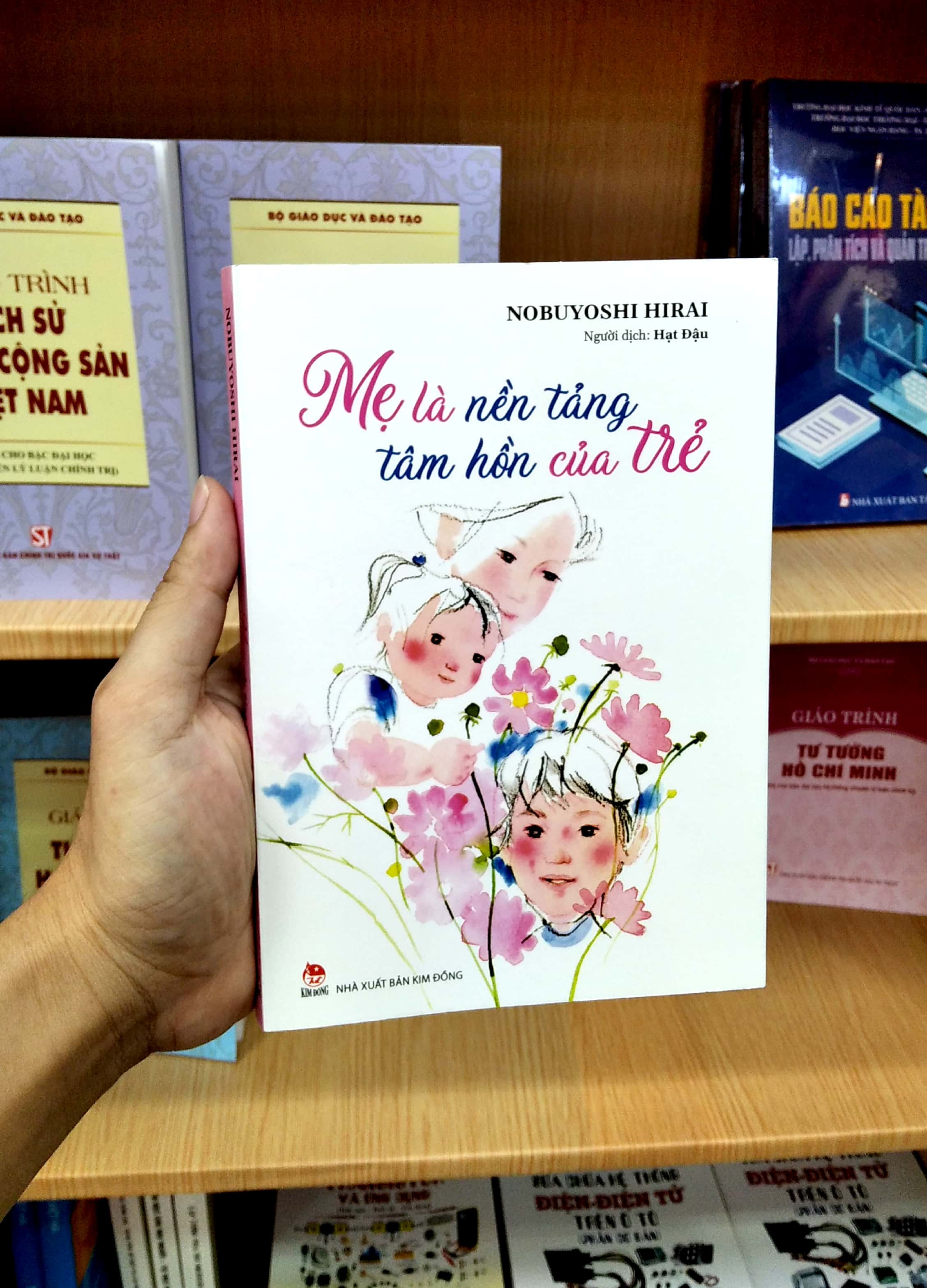 mẹ là nền tảng tâm hồn của trẻ