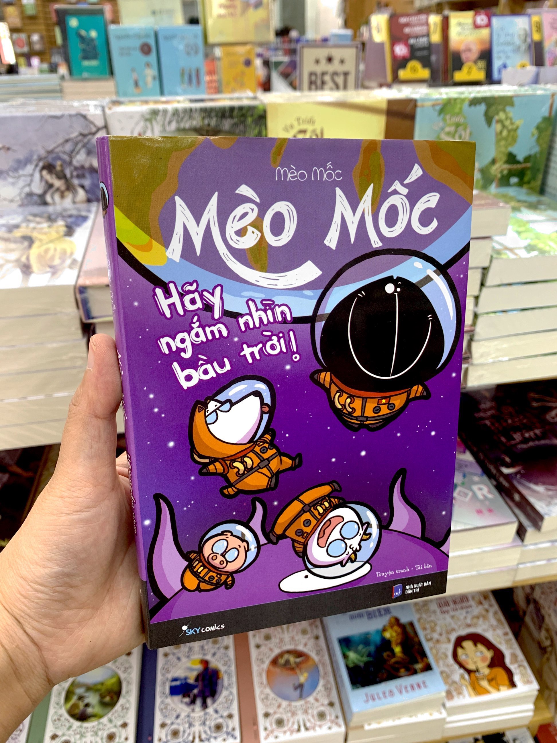 mèo mốc - hãy ngắm nhìn bầu trời (tái bản 2022)