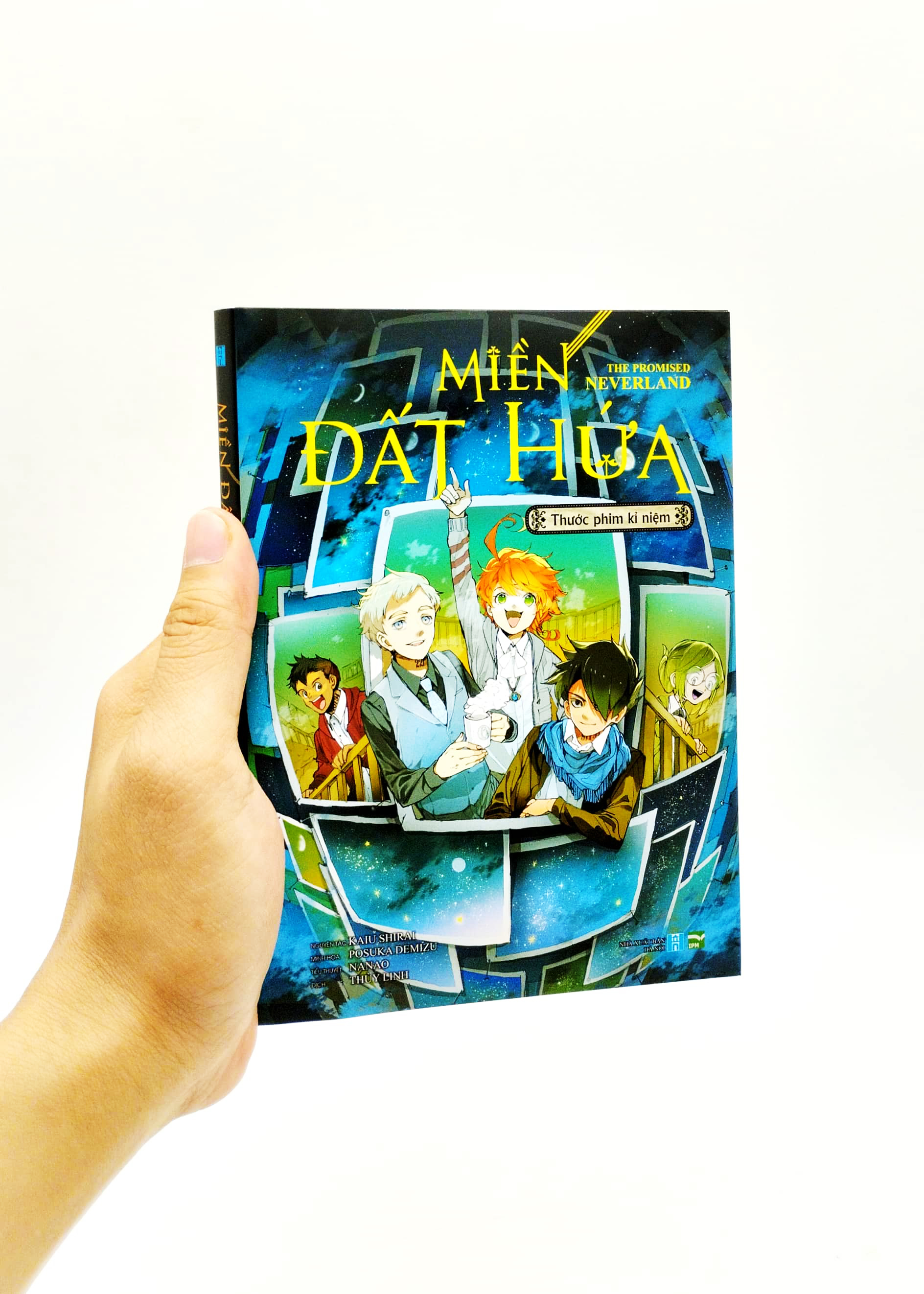 miền đất hứa - the promised neverland - thước phim kỉ niệm (light novel) - tặng kèm card khung cửa hồi ức