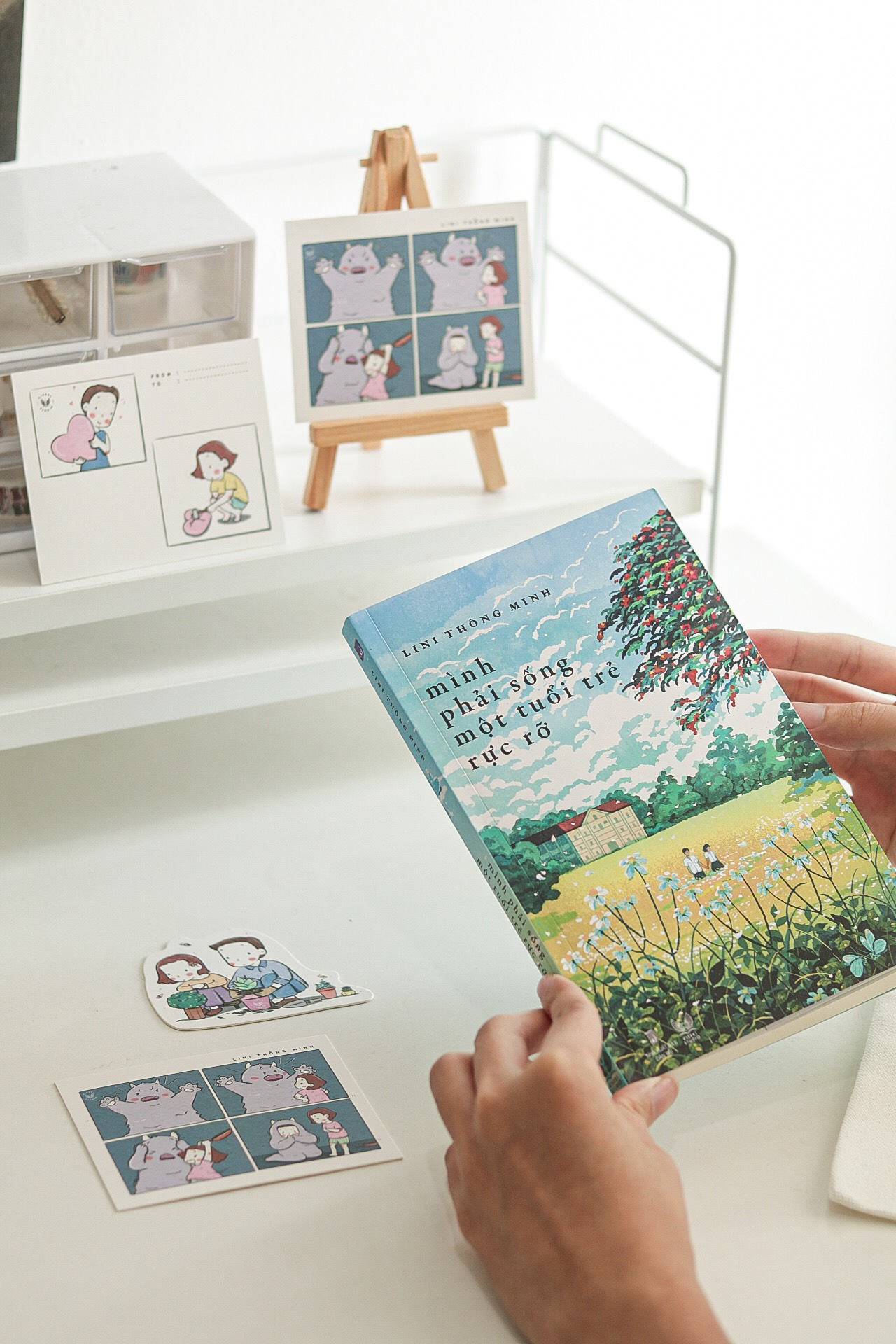 mình phải sống một tuổi trẻ rực rỡ - tặng kèm bookmark bế hình + postcard bồi cứng