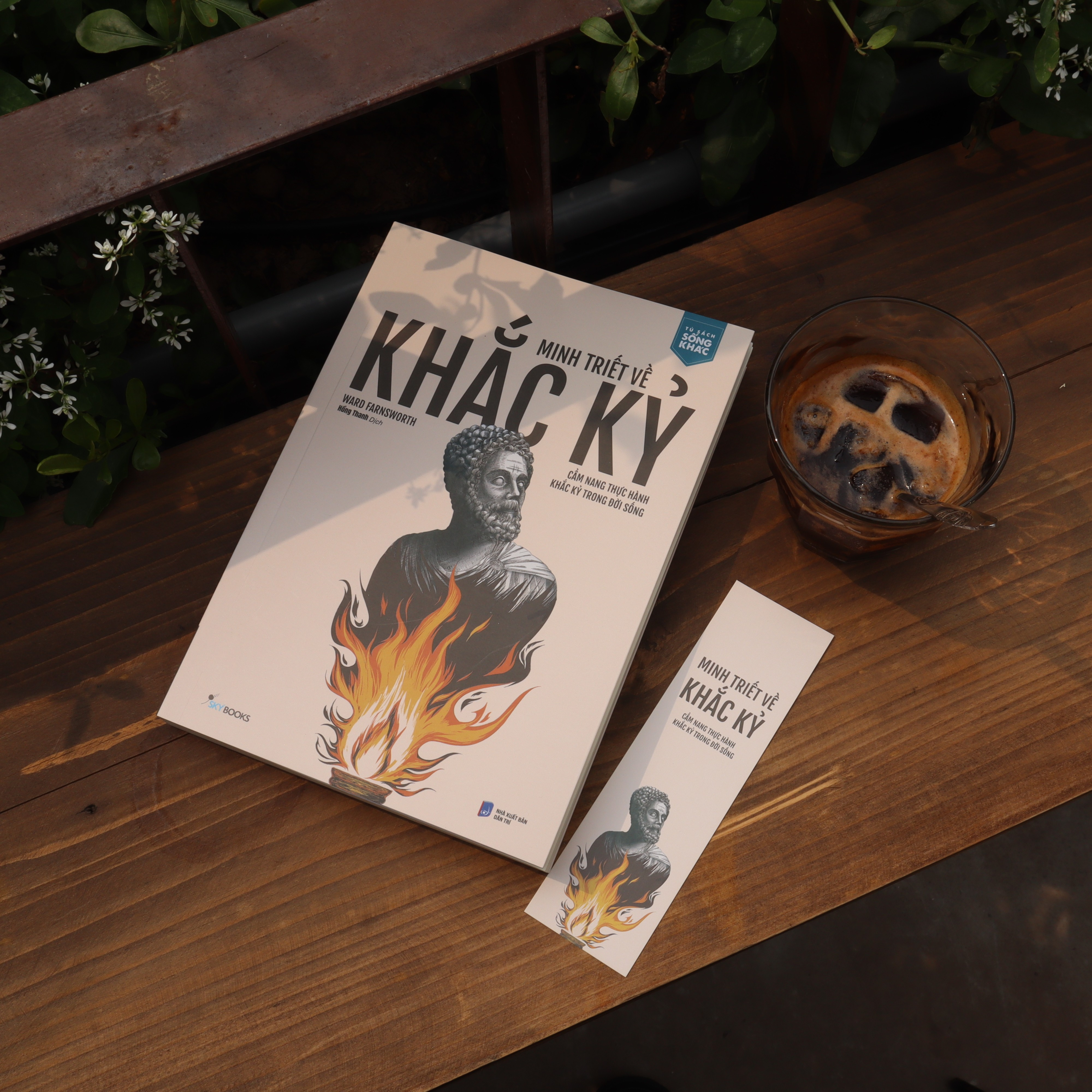 Minh Triết Về Khắc Kỷ - Cẩm Nang Thực Hành Khắc Kỷ Trong Đời Sống - Tặng Kèm Bookmark