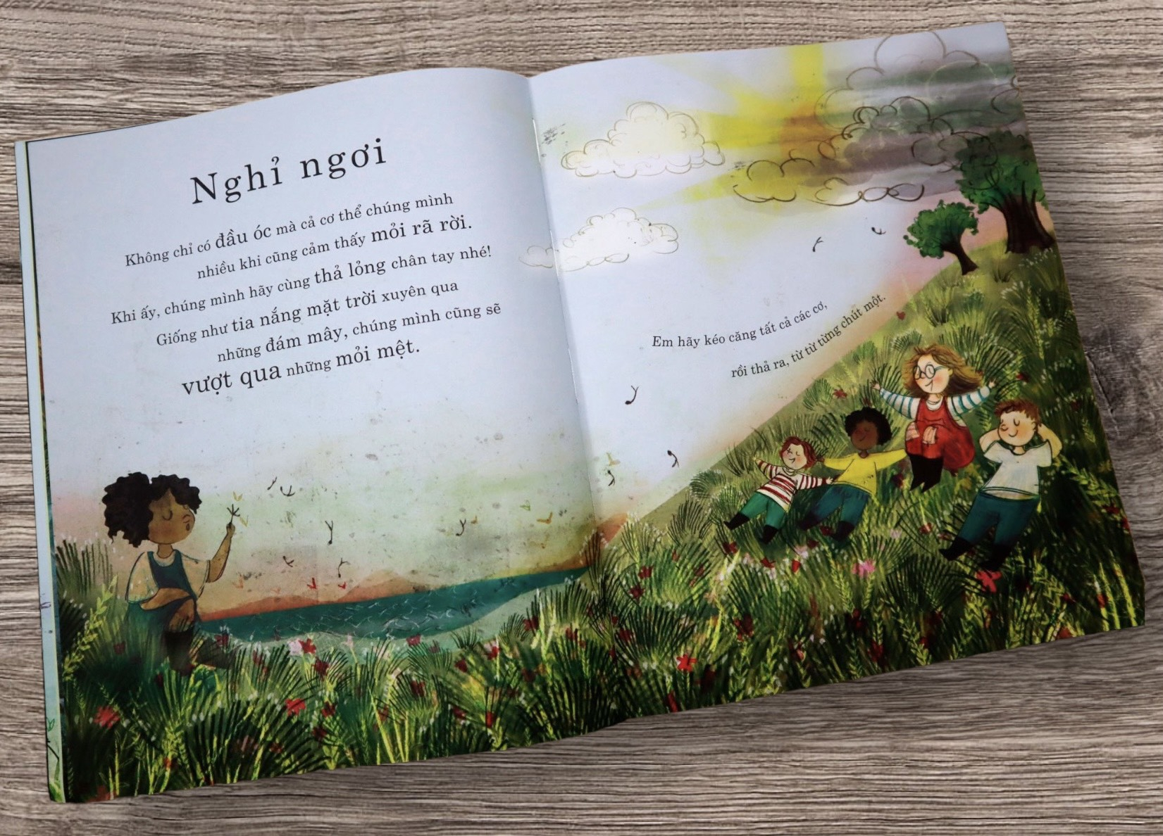 một cuốn sách về chánh niệm dành cho trẻ em - hạnh phúc bây giờ và ở đây