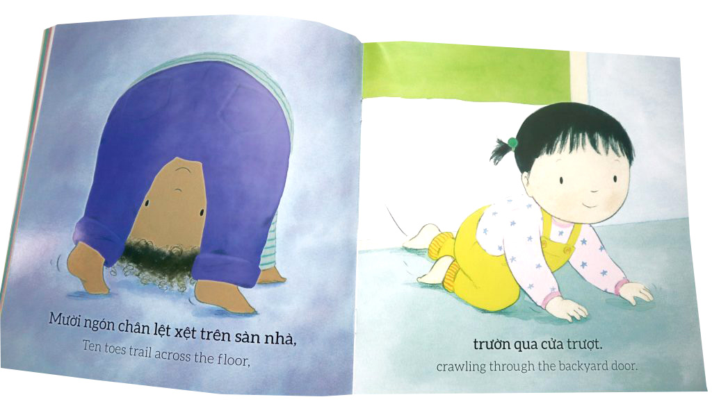 mười ngón chân xinh, đôi bàn chân nhỏ