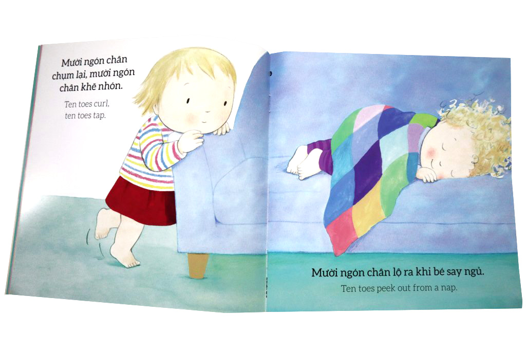 mười ngón chân xinh, đôi bàn chân nhỏ