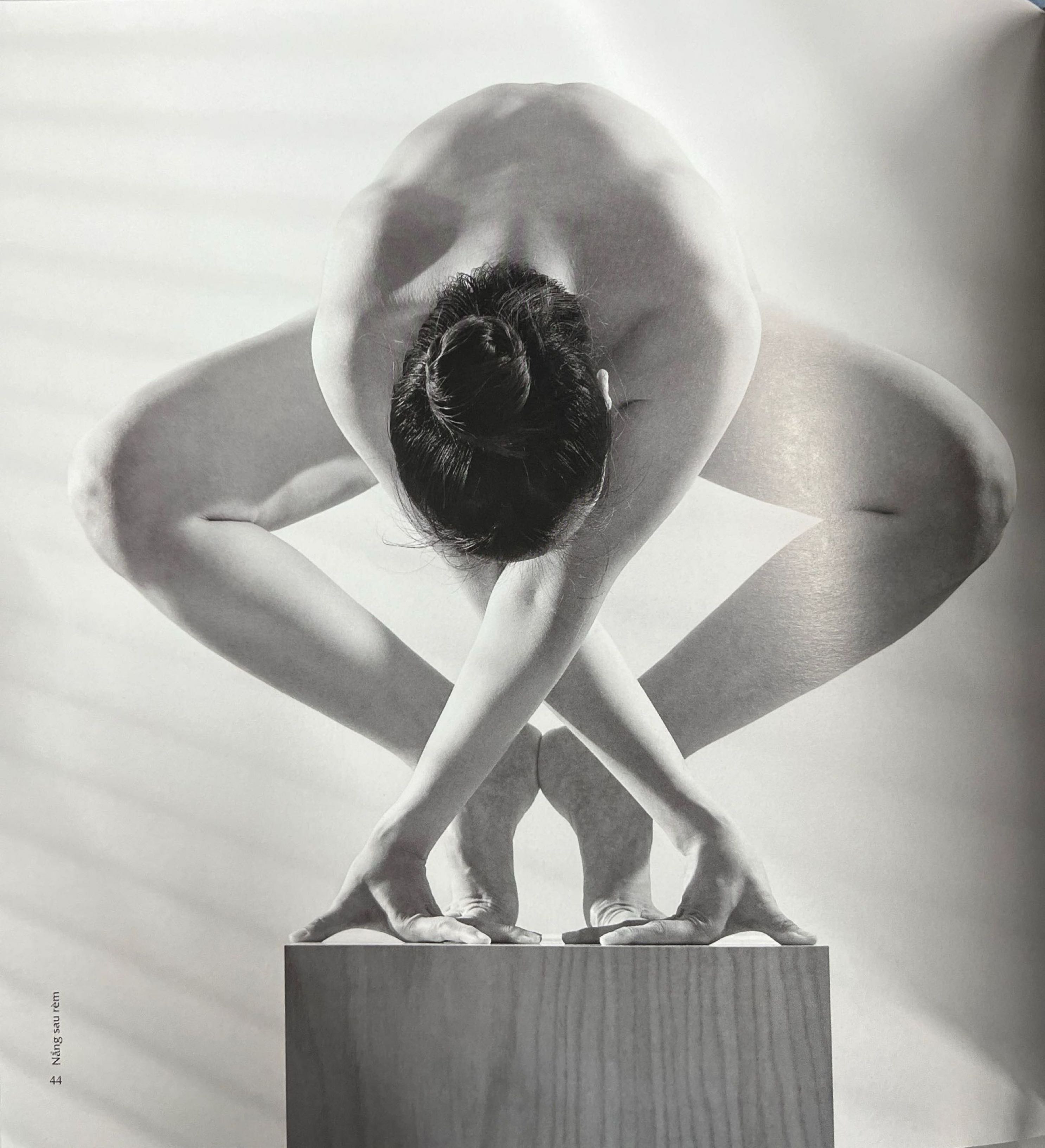 Nang Sau Rem - Through The Curtain, Sunshine - Bia Cung