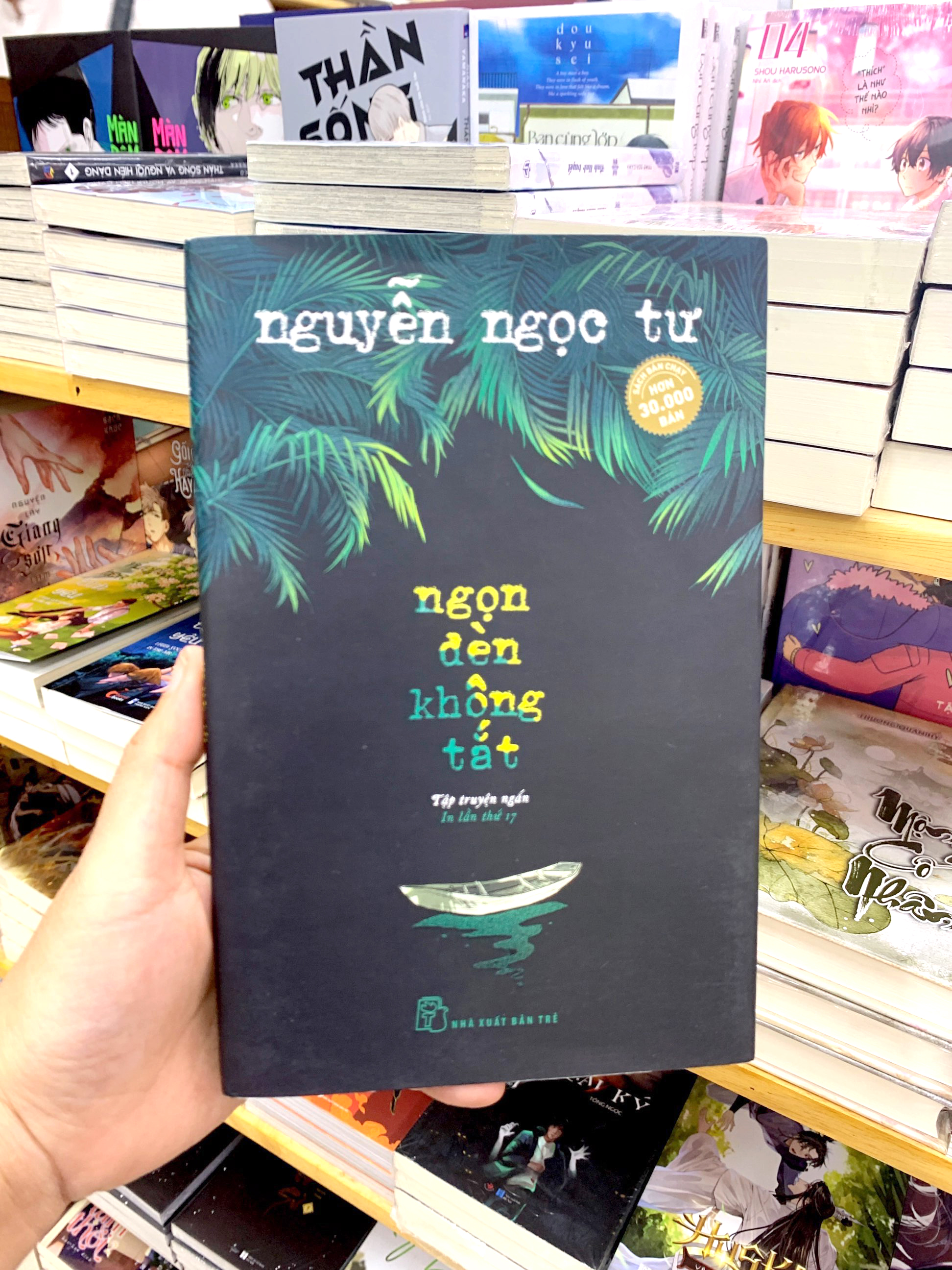 ngọn đèn không tắt (tái bản 2021)