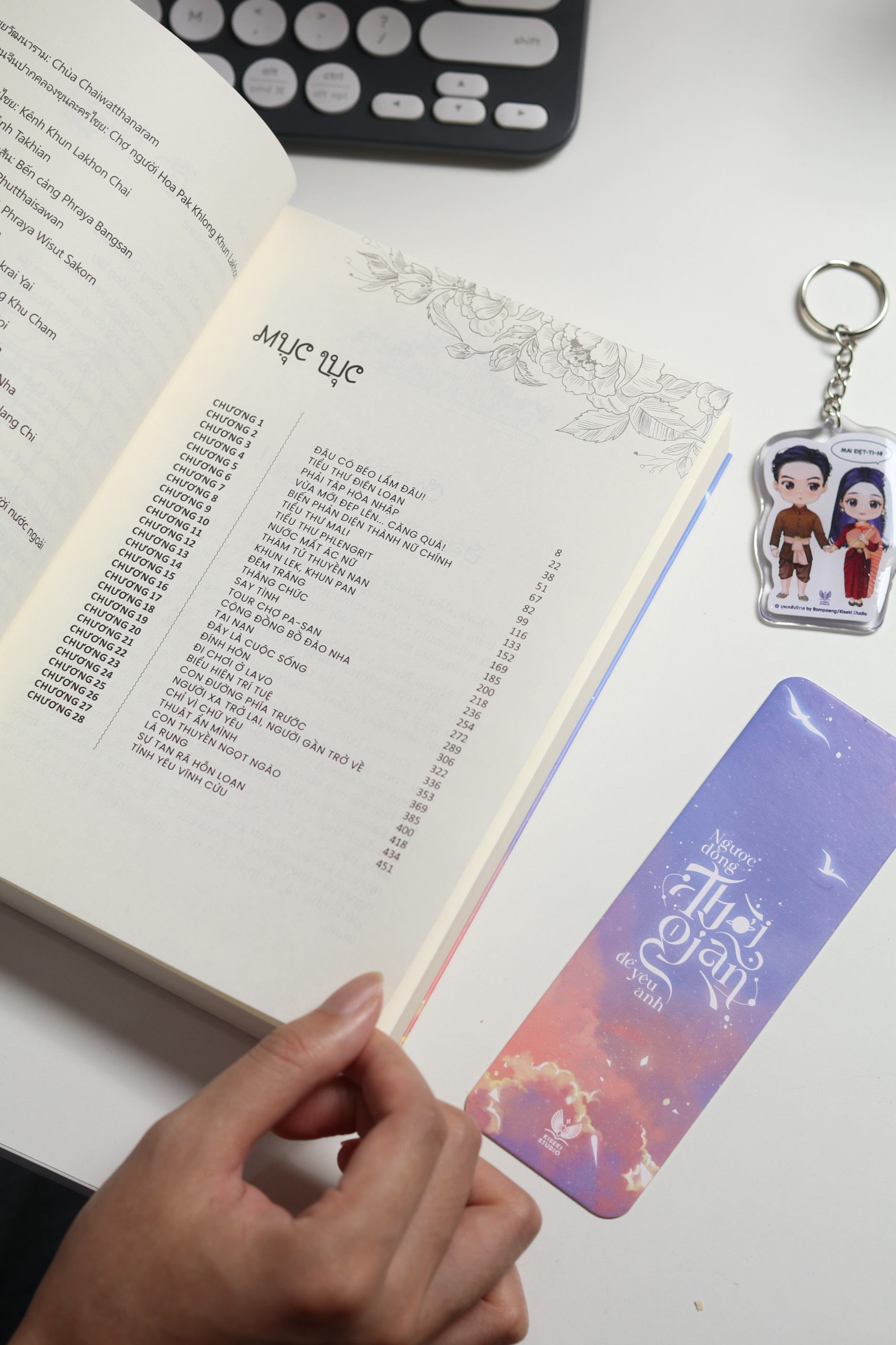 ngược dòng thời gian để yêu anh - tập 1 - bản đặc biệt - tặng kèm bookmark ivory in 2 mặt + móc khóa