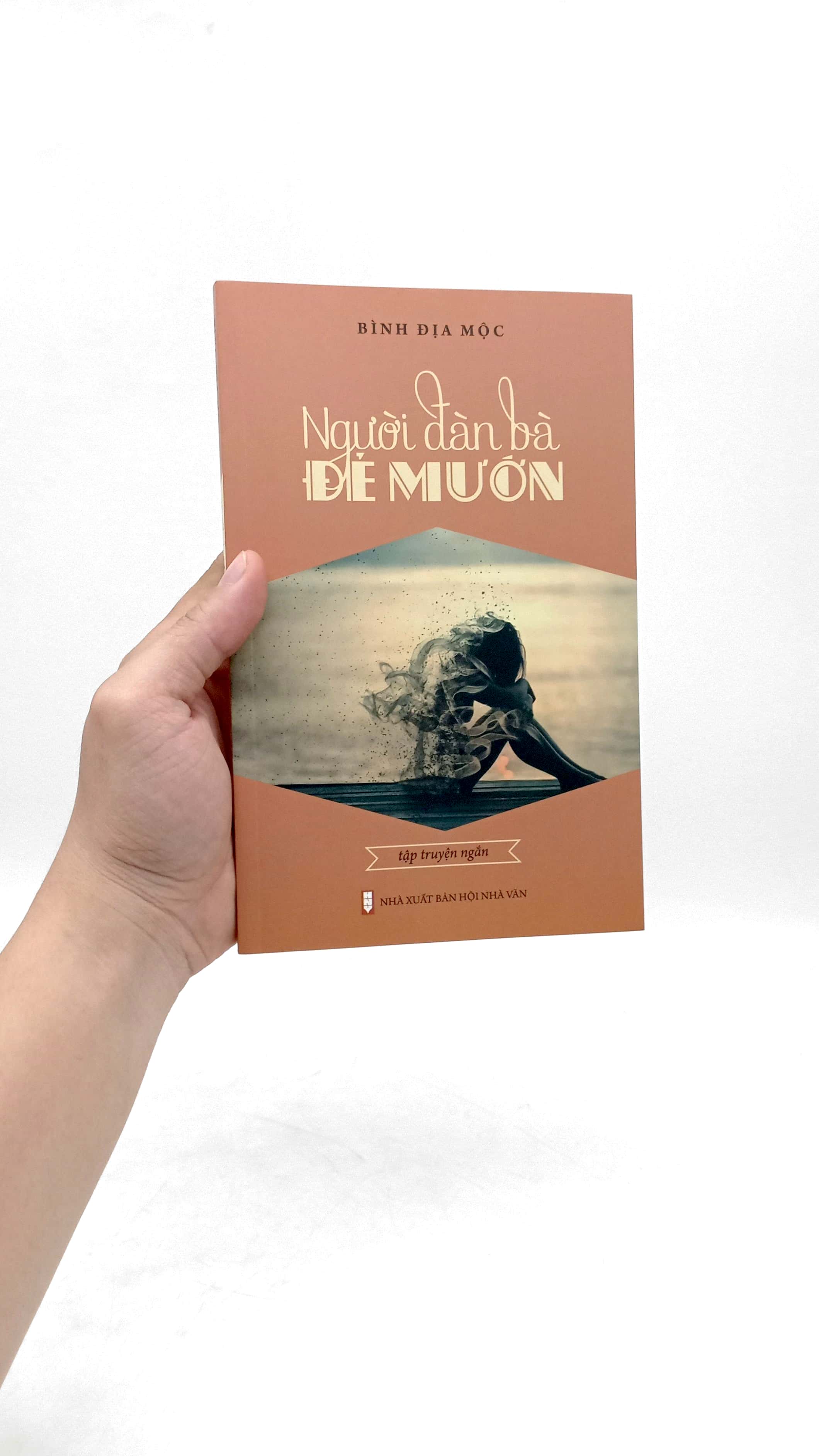 người đàn bà đẻ mướn