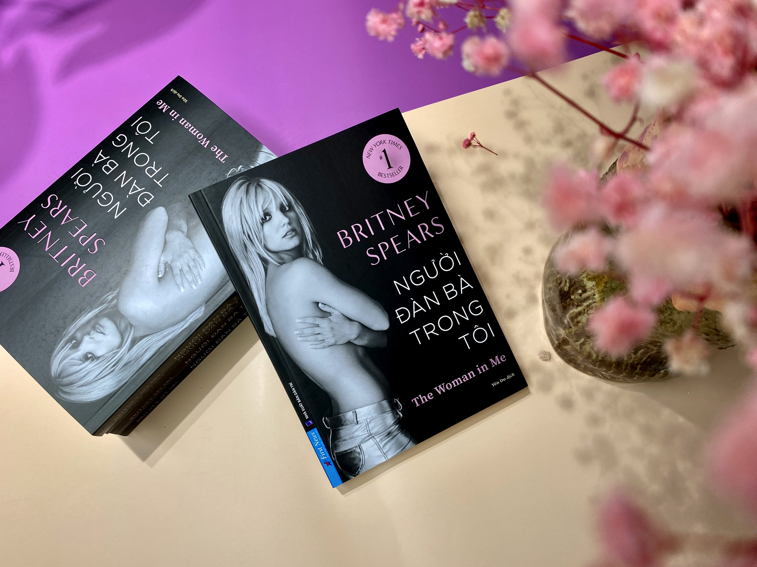 người đàn bà trong tôi - the woman in me - tặng kèm poster