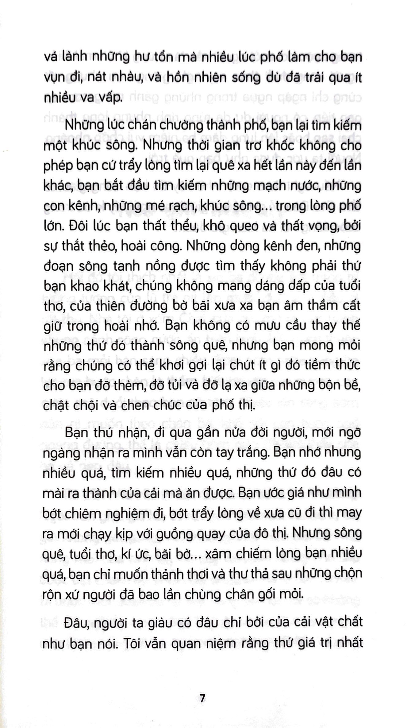 người đi ngang cửa
