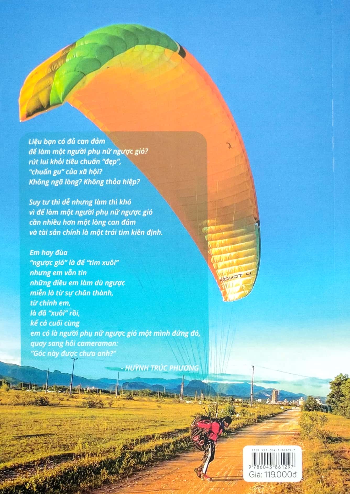 người phụ nữ ngược gió