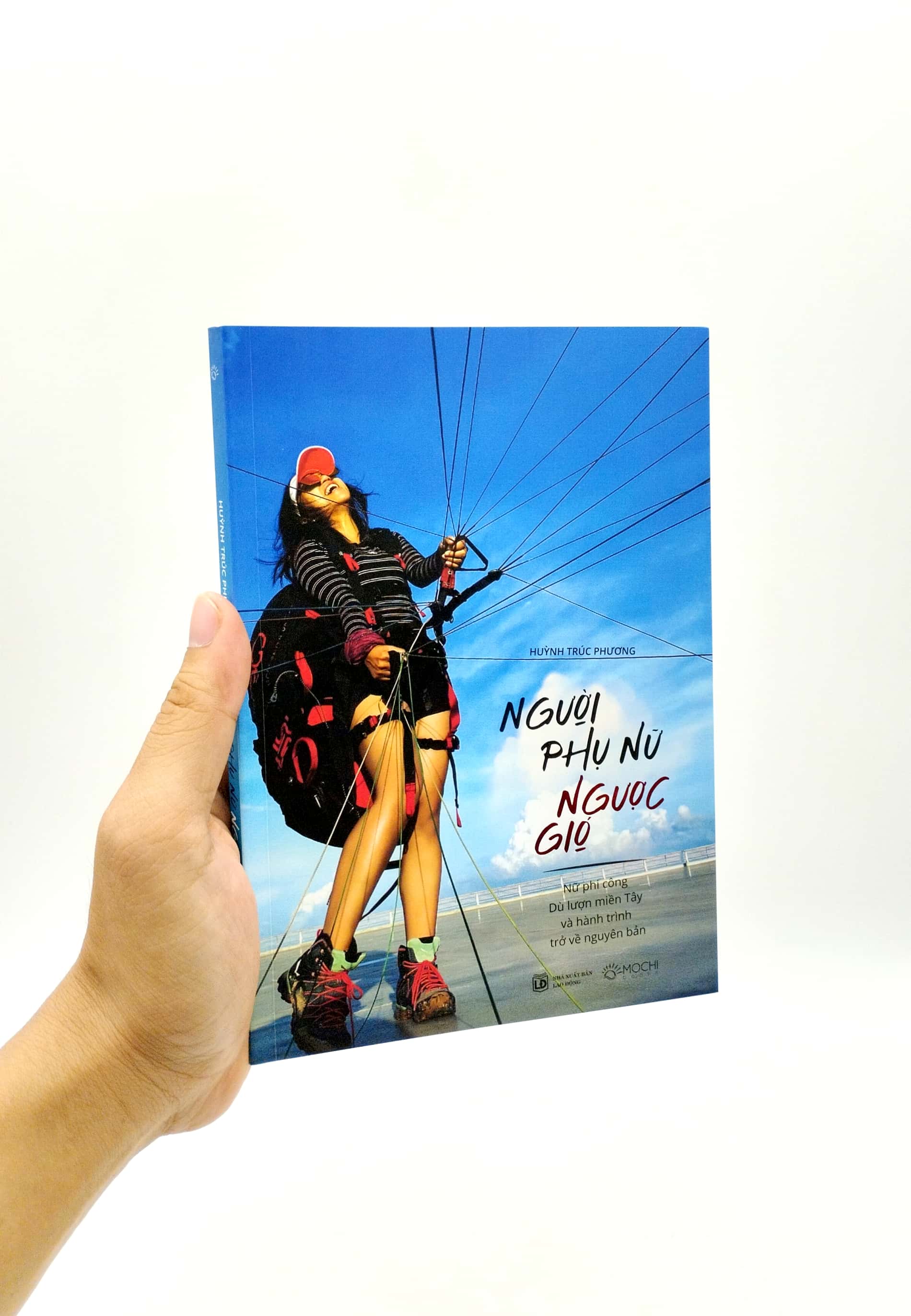 người phụ nữ ngược gió