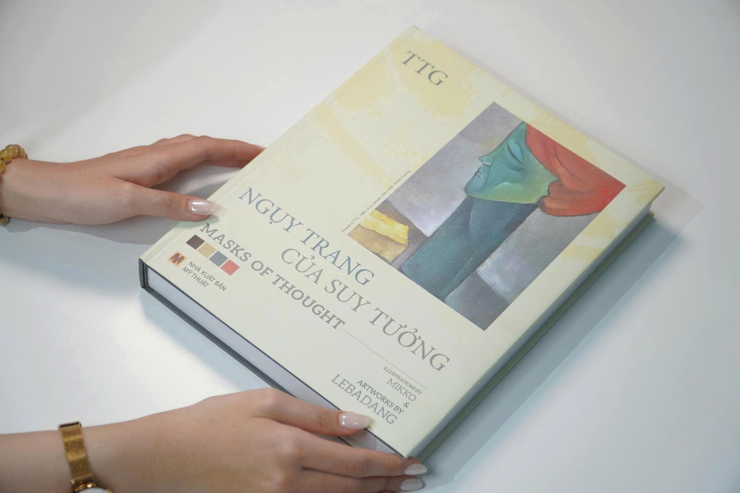 Ngụy Trang Của Suy Tưởng - Masks Of Thought - Bìa Cứng