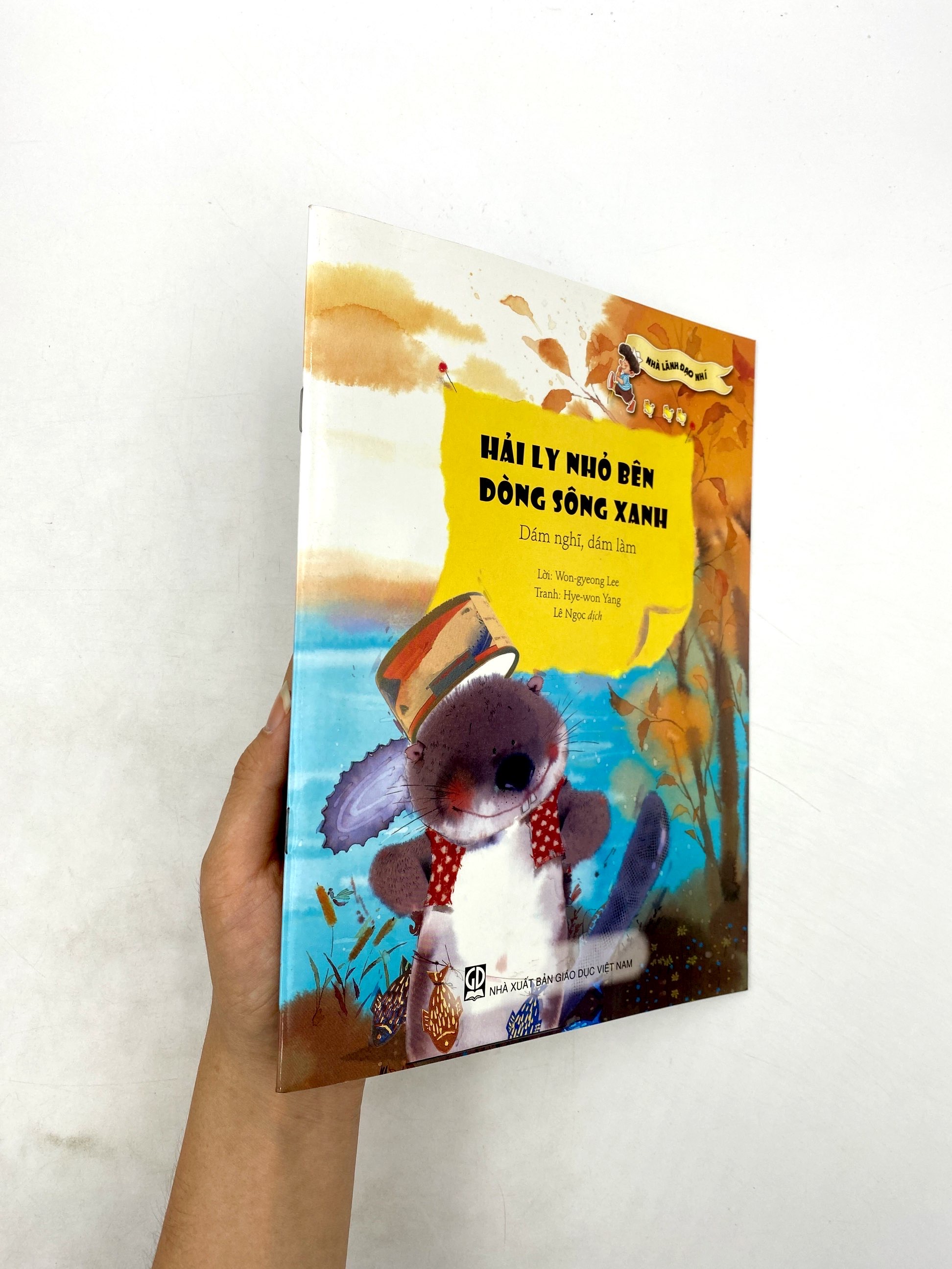 nhà lãnh đạo nhí - hải ly nhỏ bên dòng sông xanh