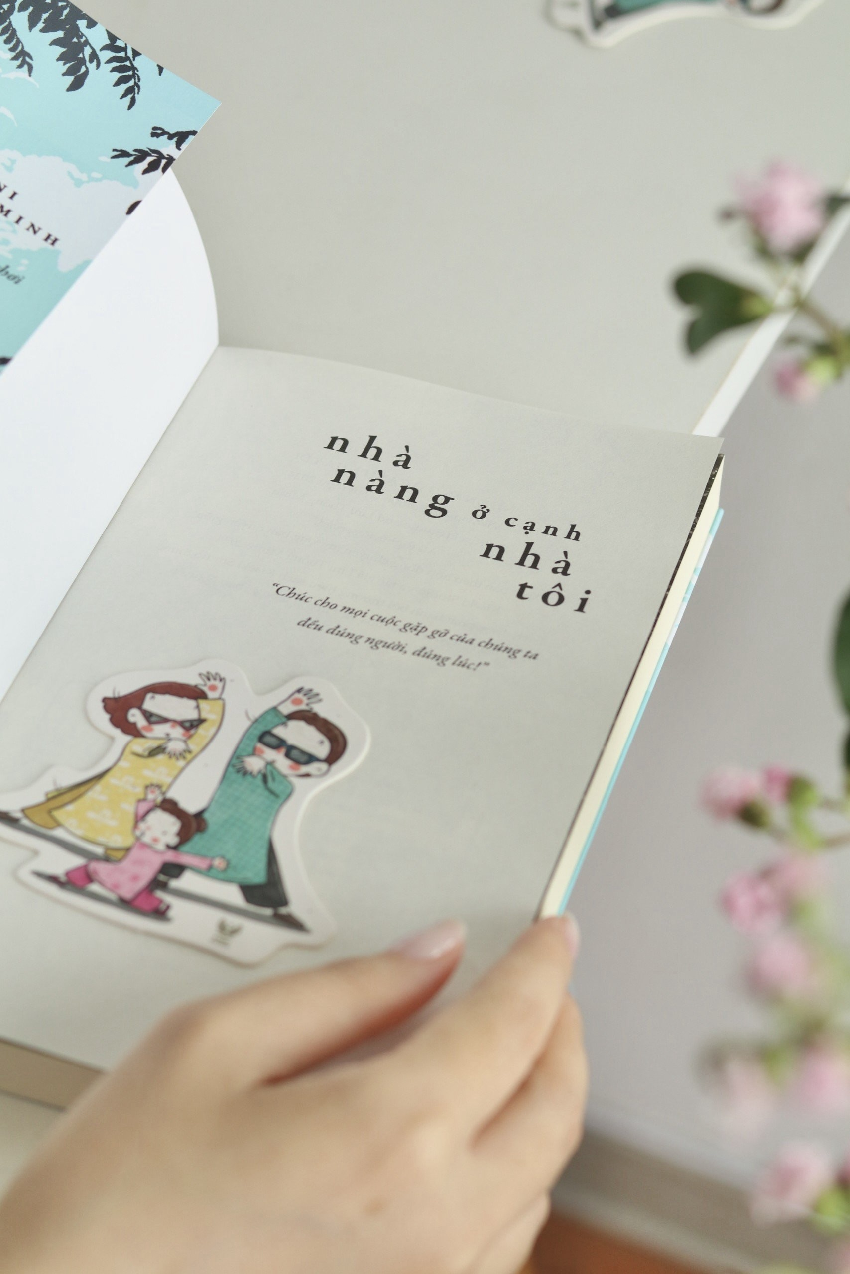 nhà nàng ở cạnh nhà tôi