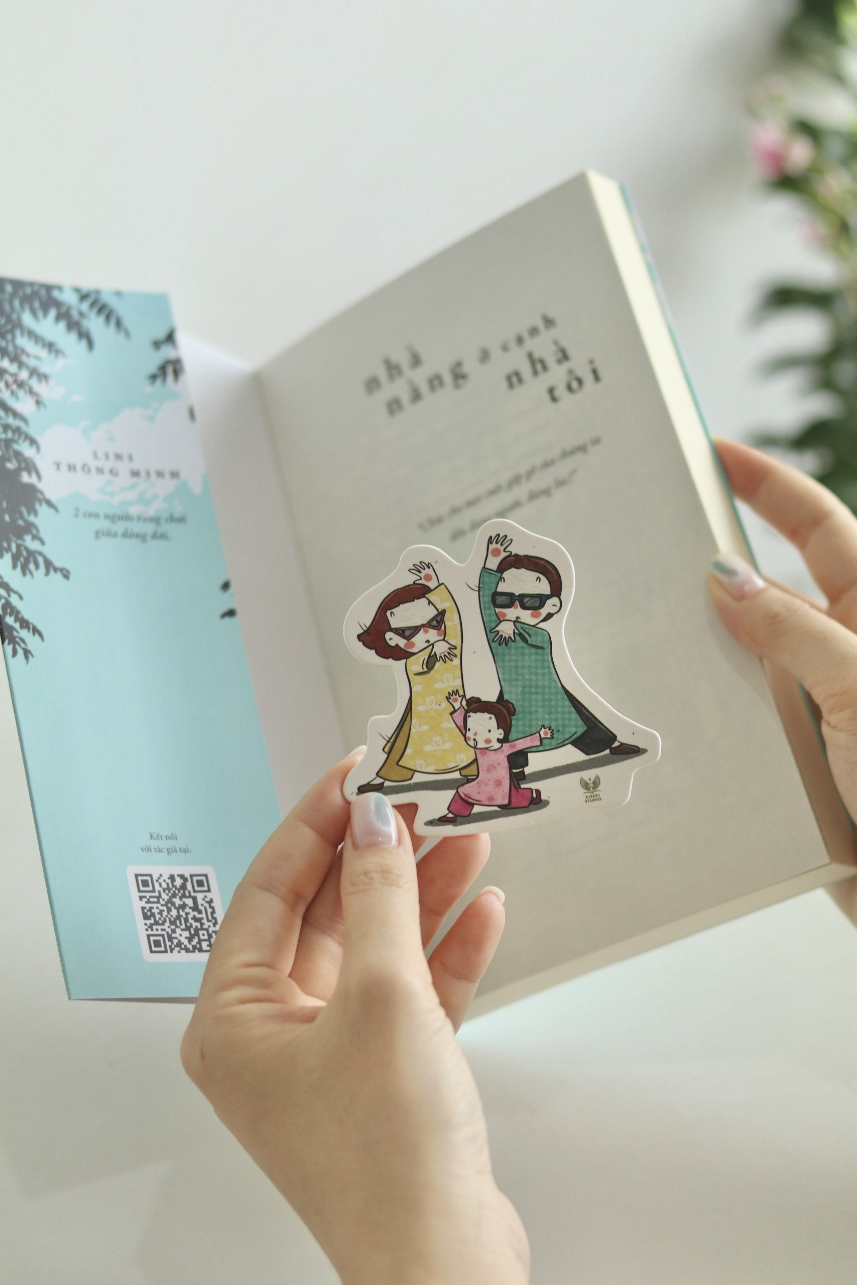 nhà nàng ở cạnh nhà tôi