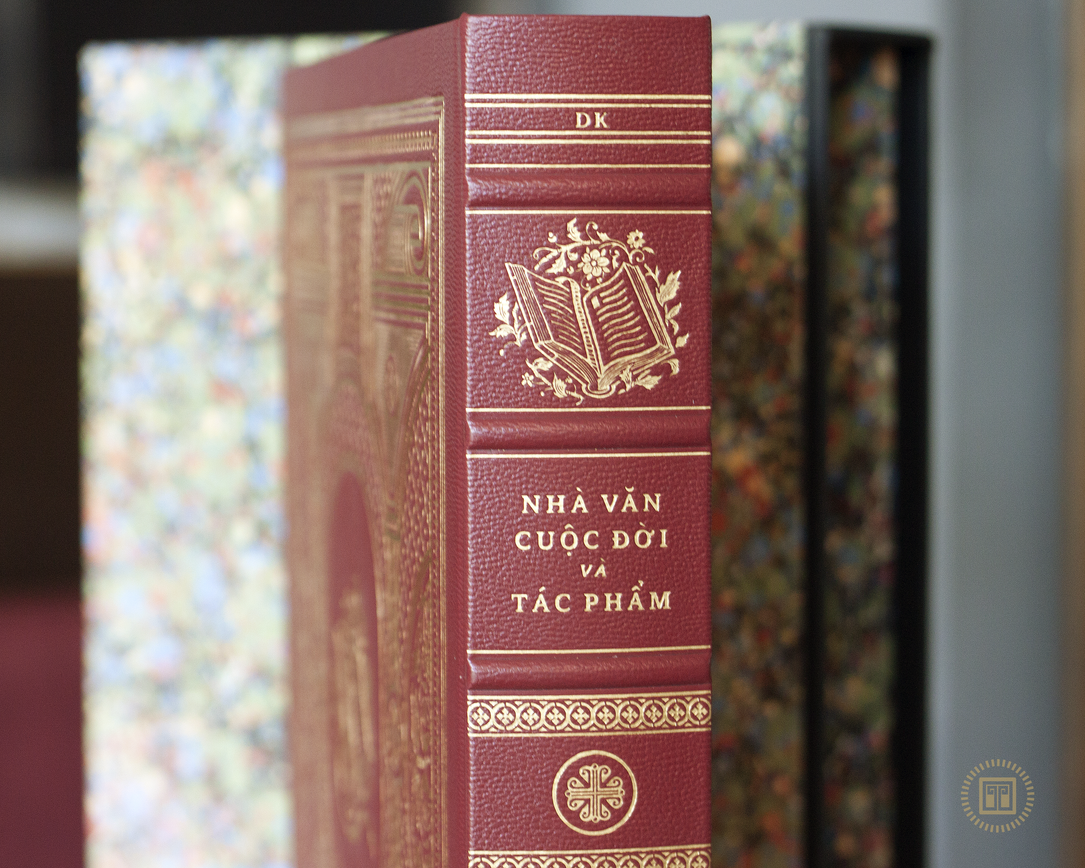 nhà văn - cuộc đời và tác phẩm - ấn bản giới hạn - bìa da