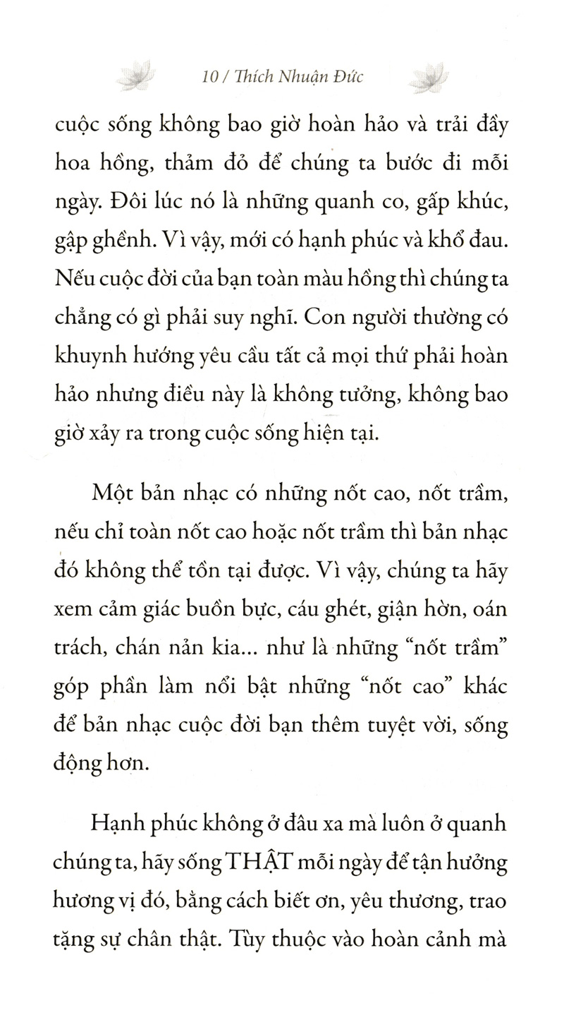 nhẹ tênh giữa dòng đời