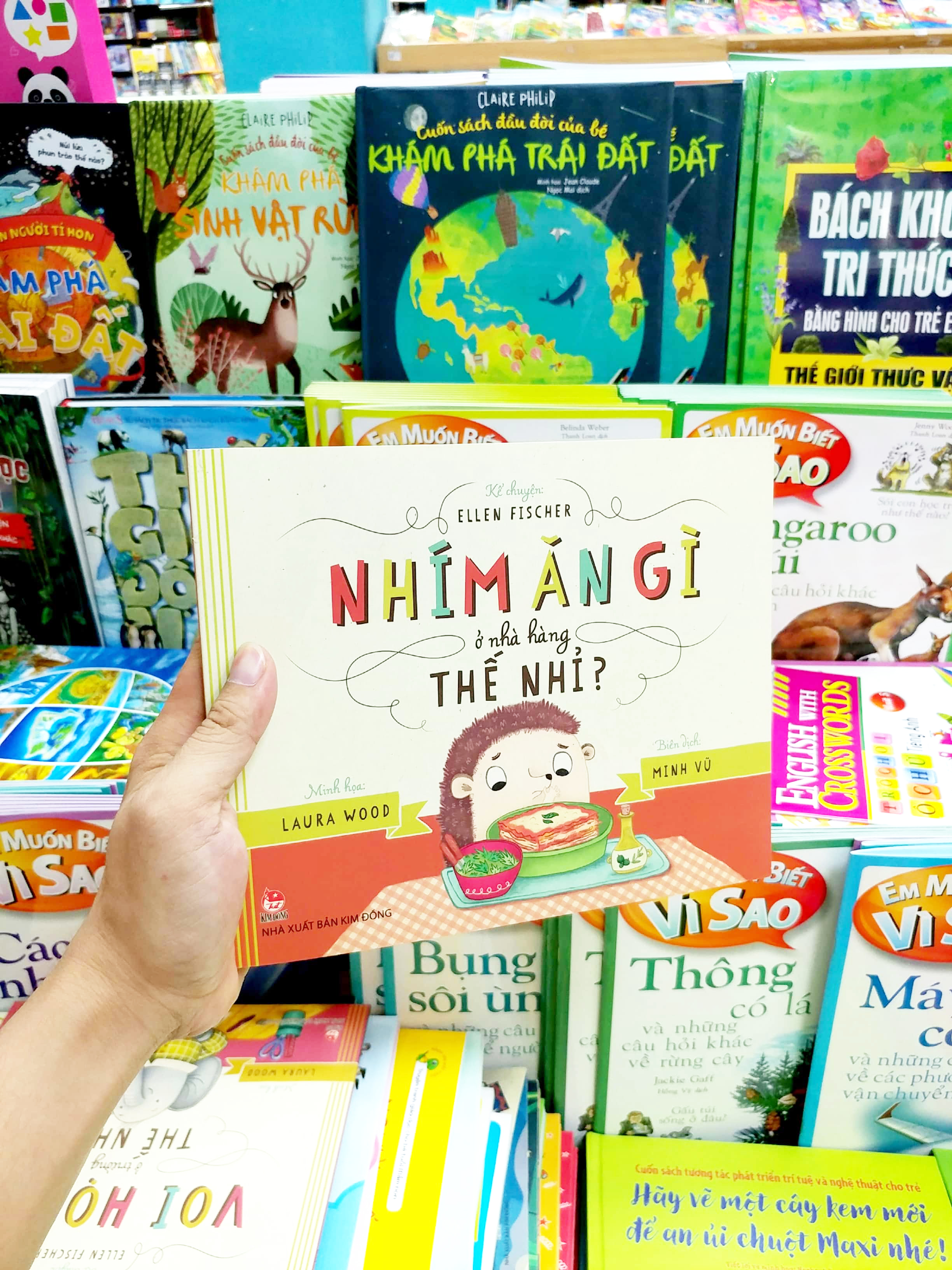 nhím ăn gì ở nhà hàng thế nhỉ?