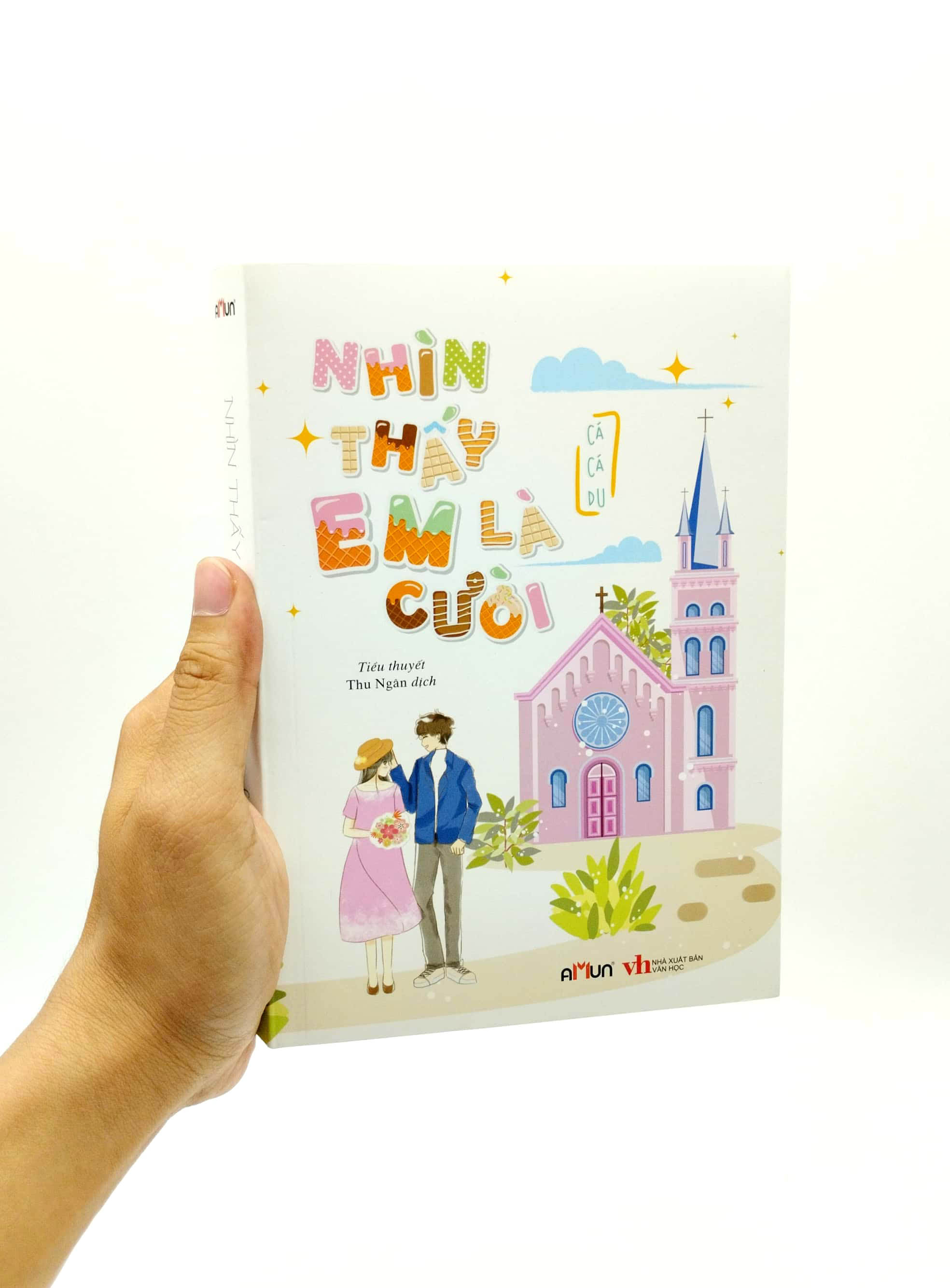 nhìn thấy em là cười
