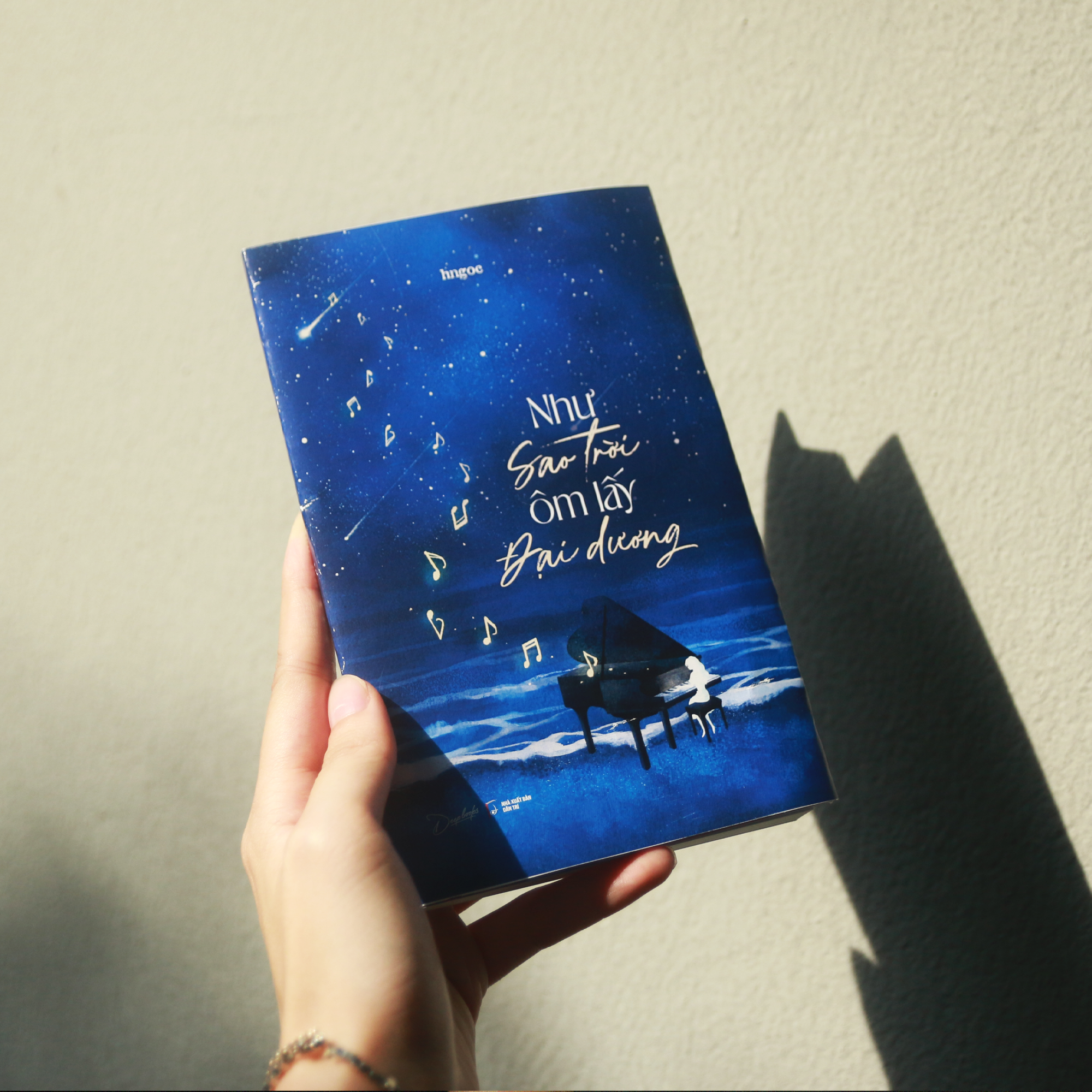 như sao trời ôm lấy đại dương