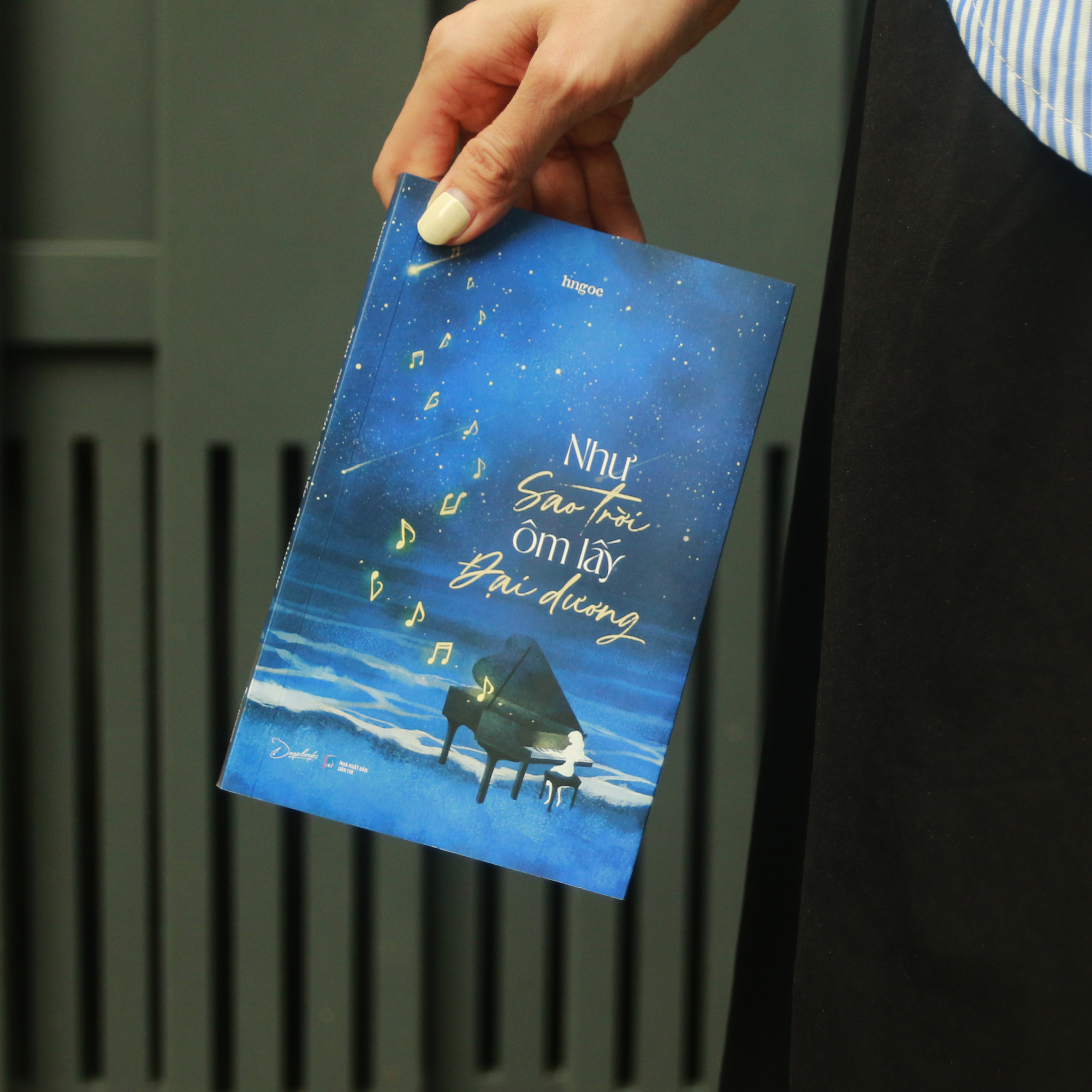 như sao trời ôm lấy đại dương