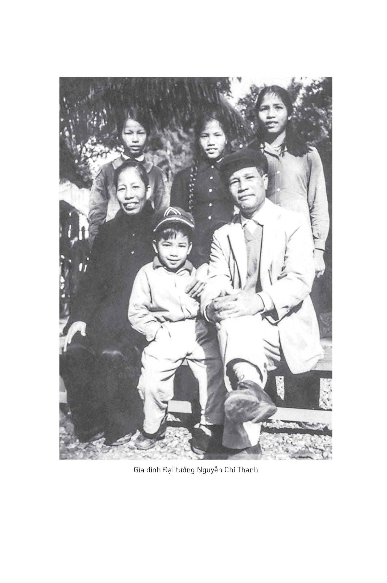 Nhung Cau Chuyen Ve Dai Tuong Nguyen Chi Thanh