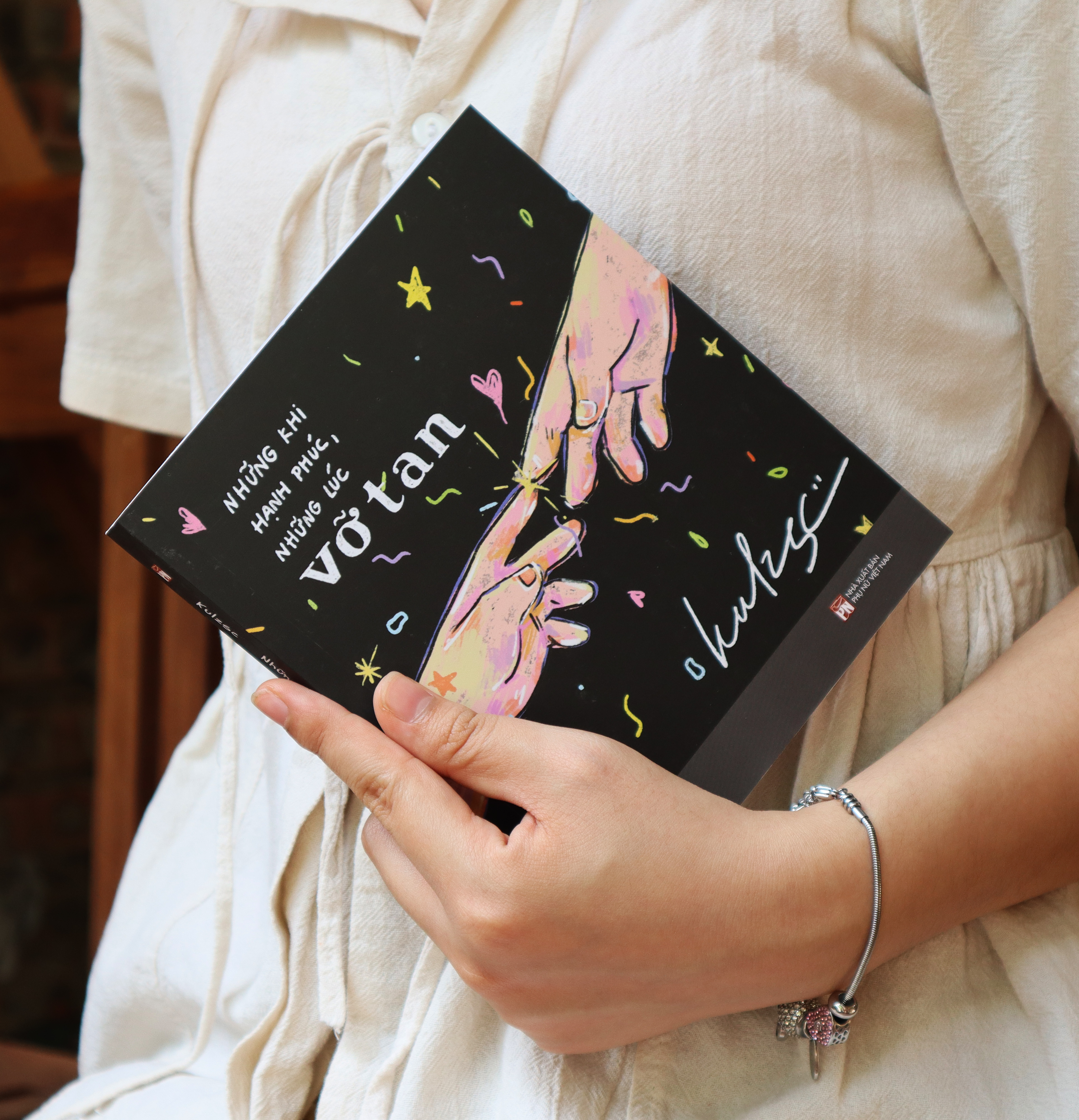 những khi hạnh phúc, những lúc vỡ tan - bản đặc biệt - tặng kèm 1 bookmark + 10 postcard tô màu