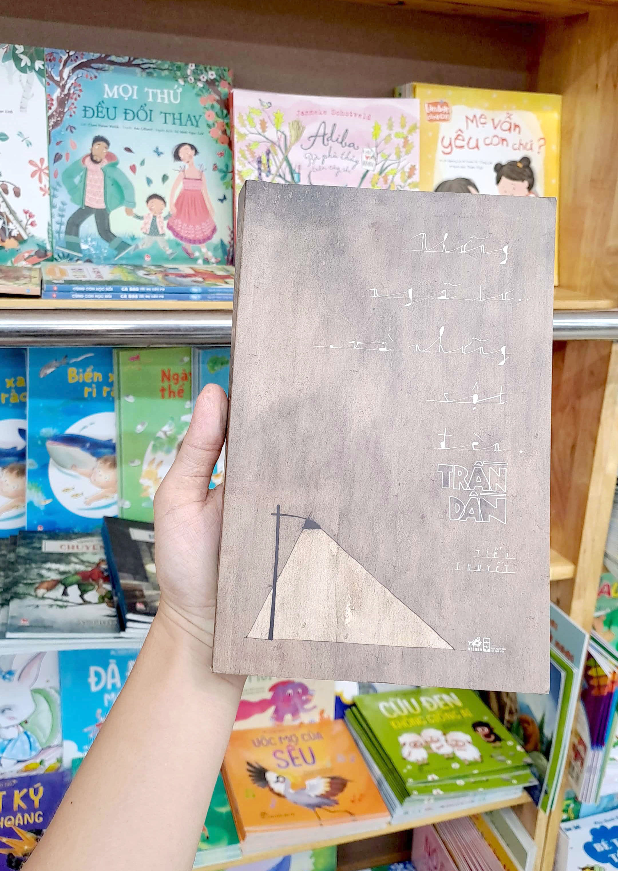 những ngã tư và những cột đèn