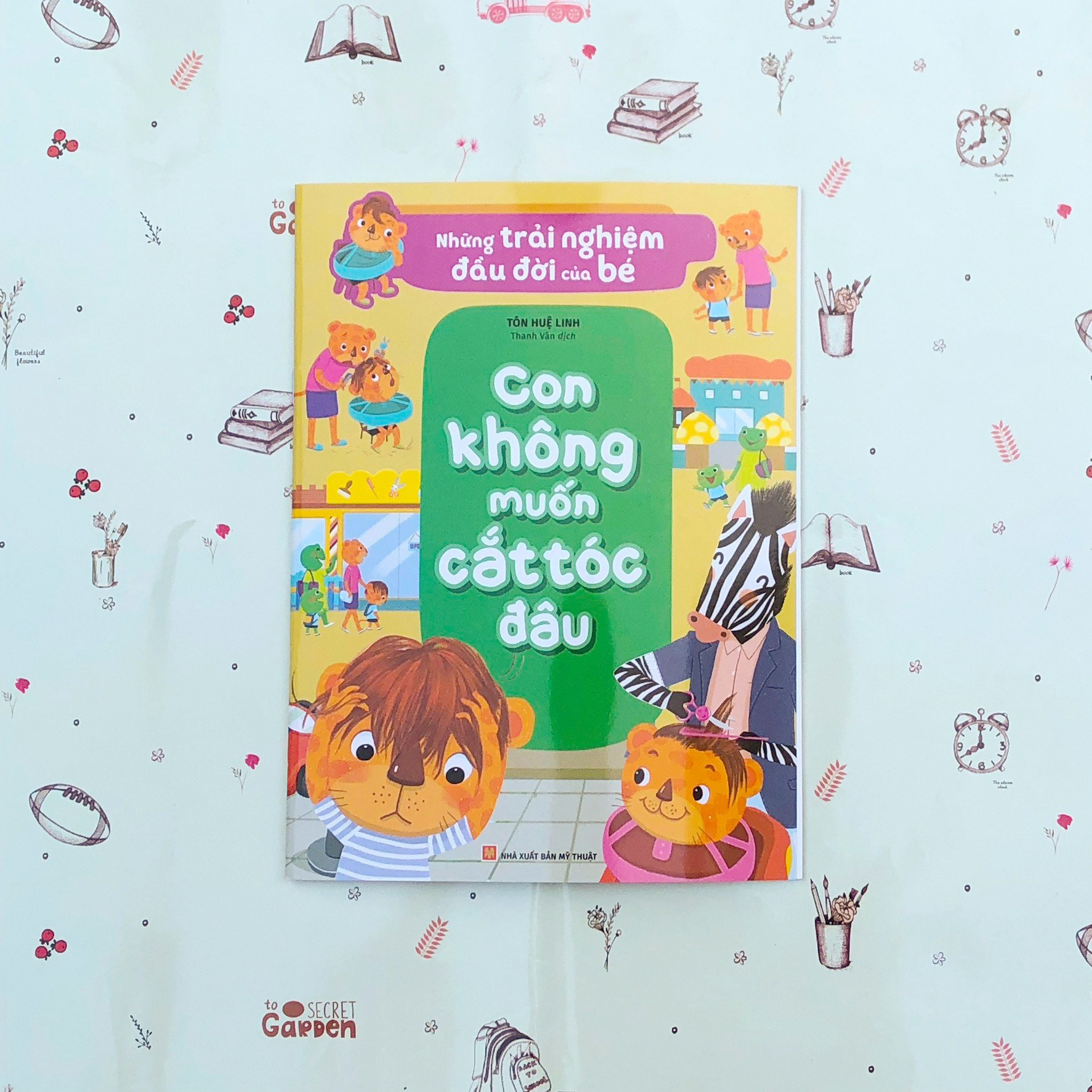 những trải nghiệm đầu đời của bé - con không muốn cắt tóc đâu