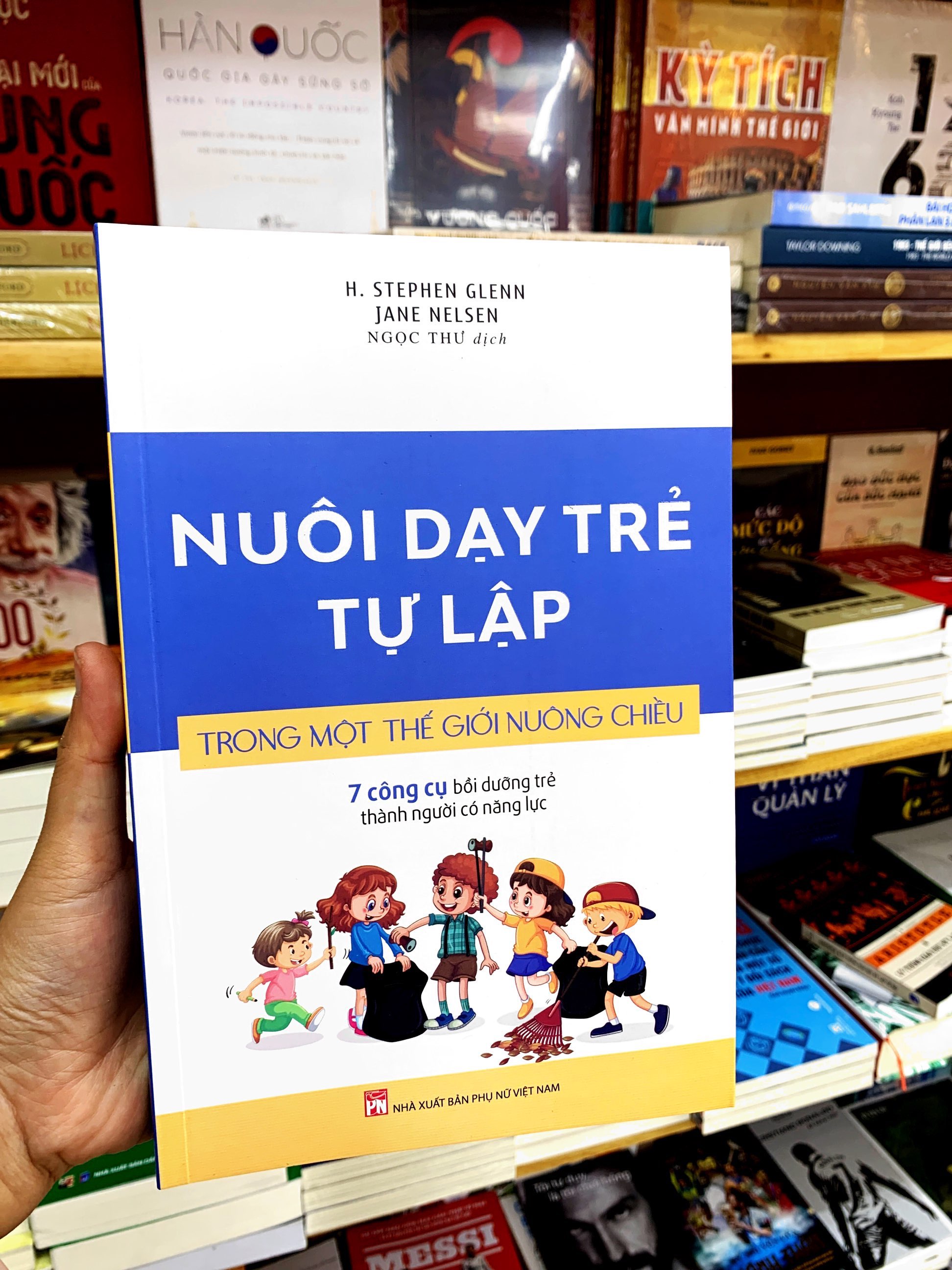 nuôi dạy trẻ tự lập trong một thế giới nuông chiều