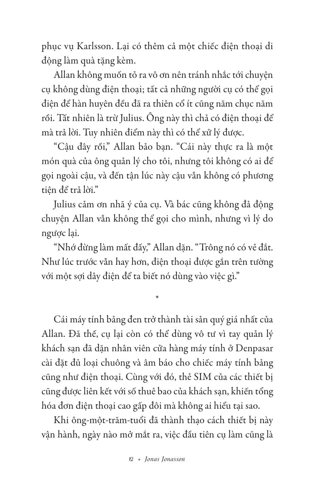 ông trăm tuổi tái xuất và giải cứu thế giới