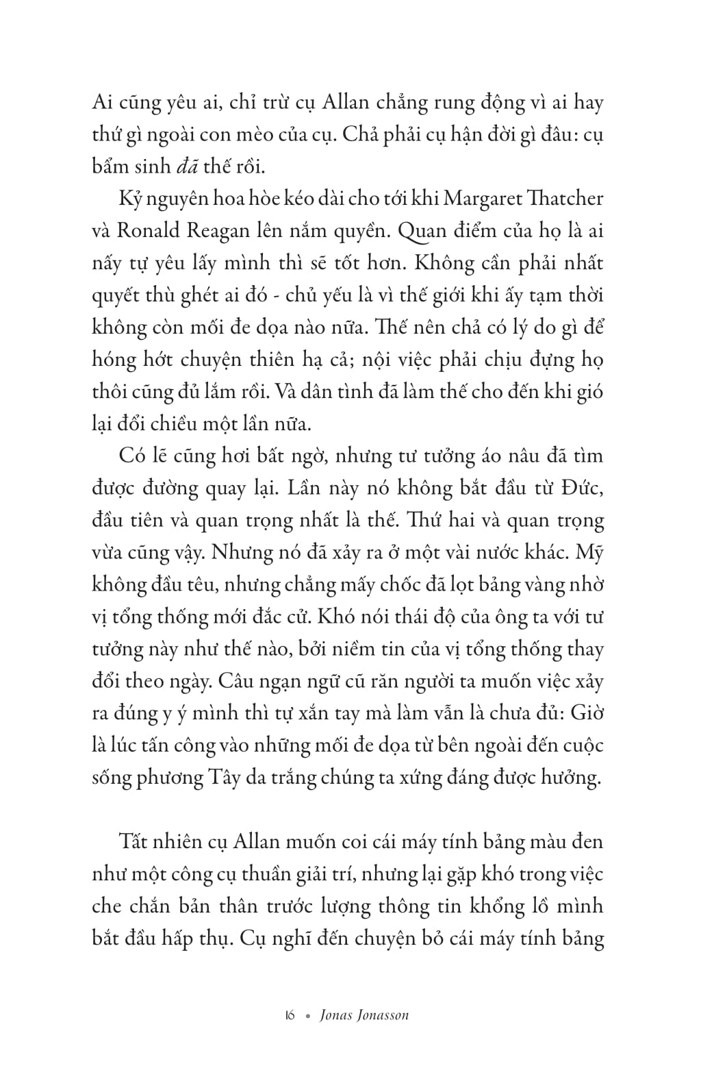 ông trăm tuổi tái xuất và giải cứu thế giới