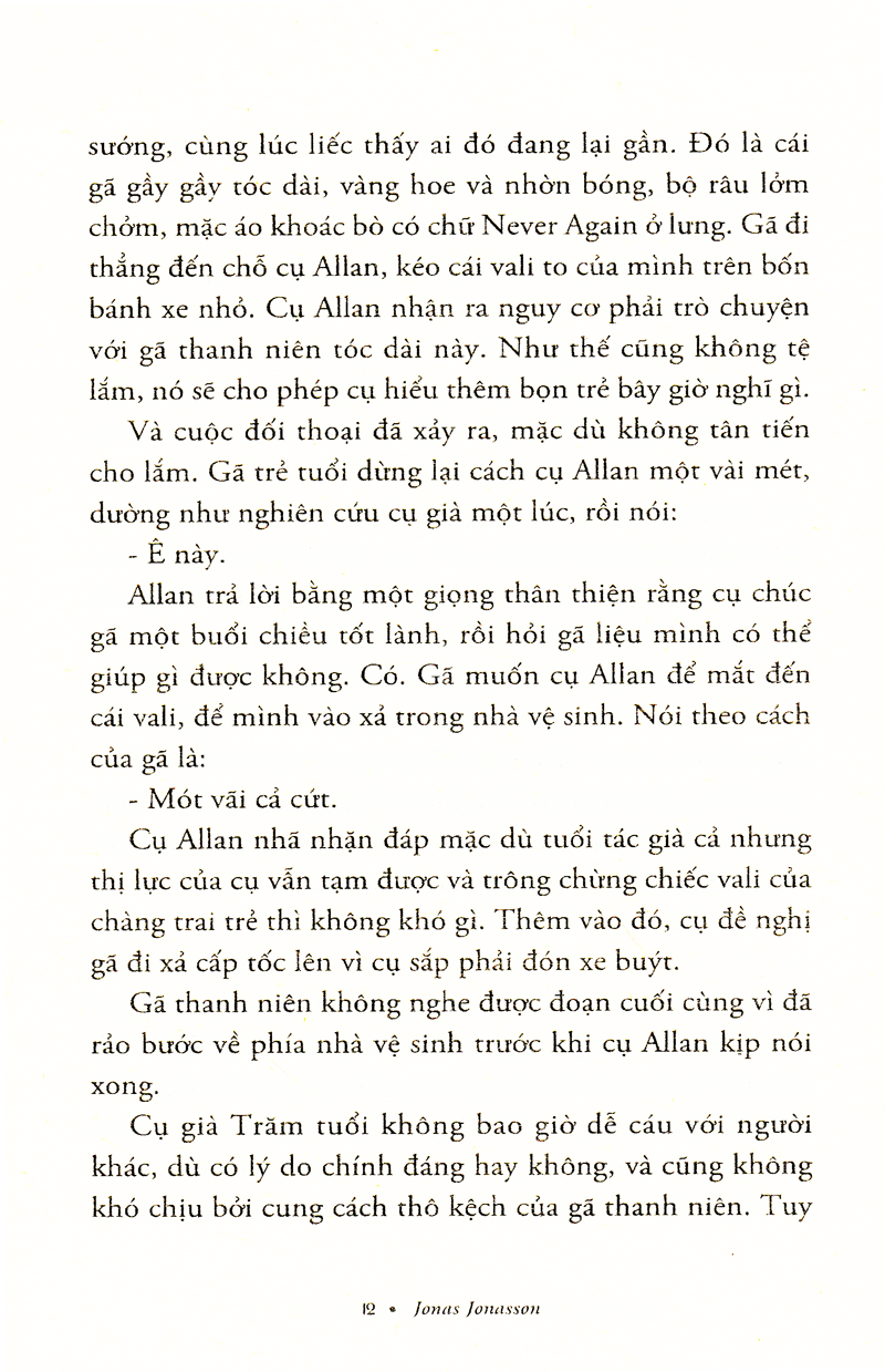 ông trăm tuổi trèo qua cửa số và biến mất (tái bản 2023)