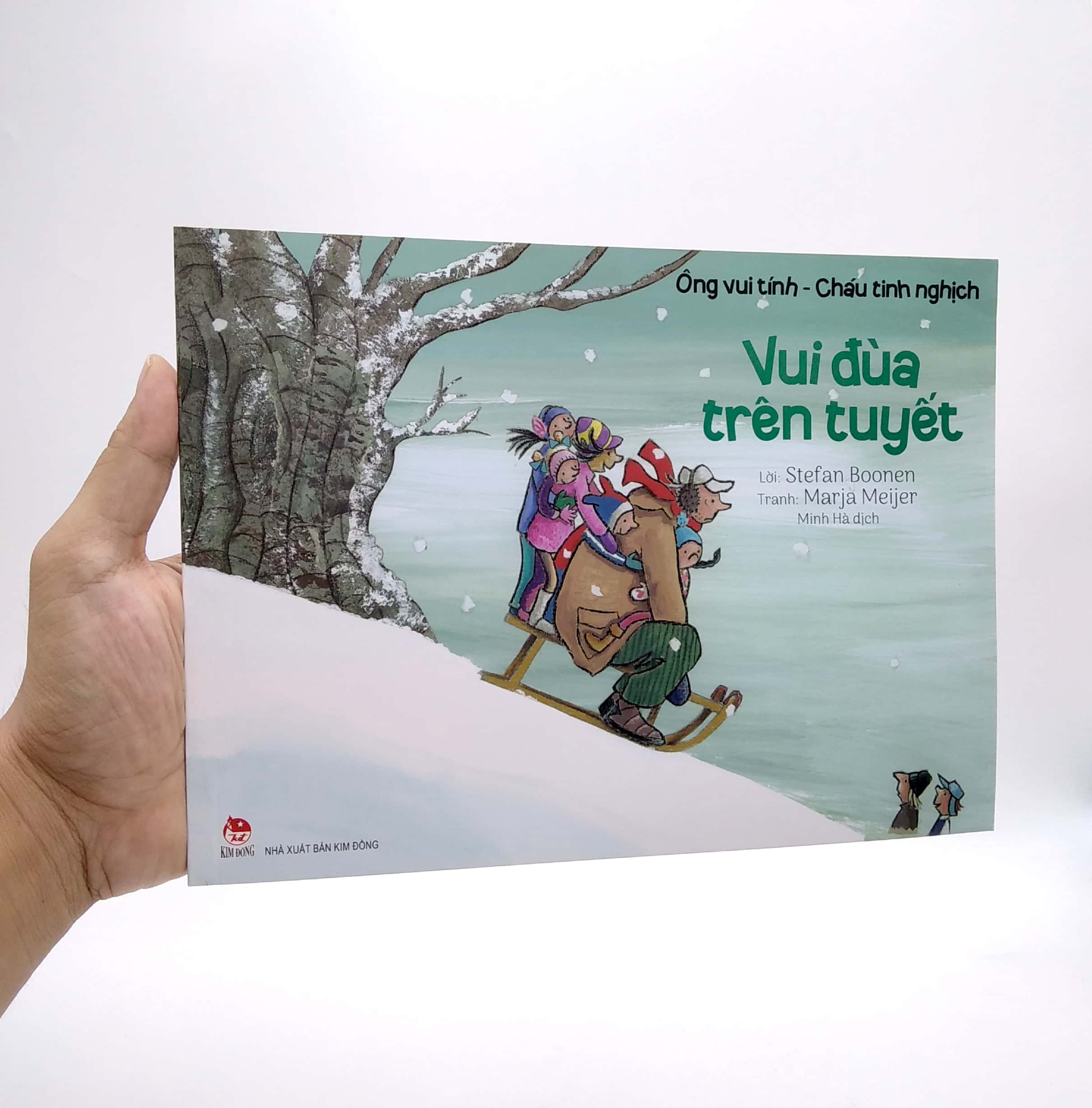 ông vui tính - cháu tinh nghịch - vui đùa trên tuyết
