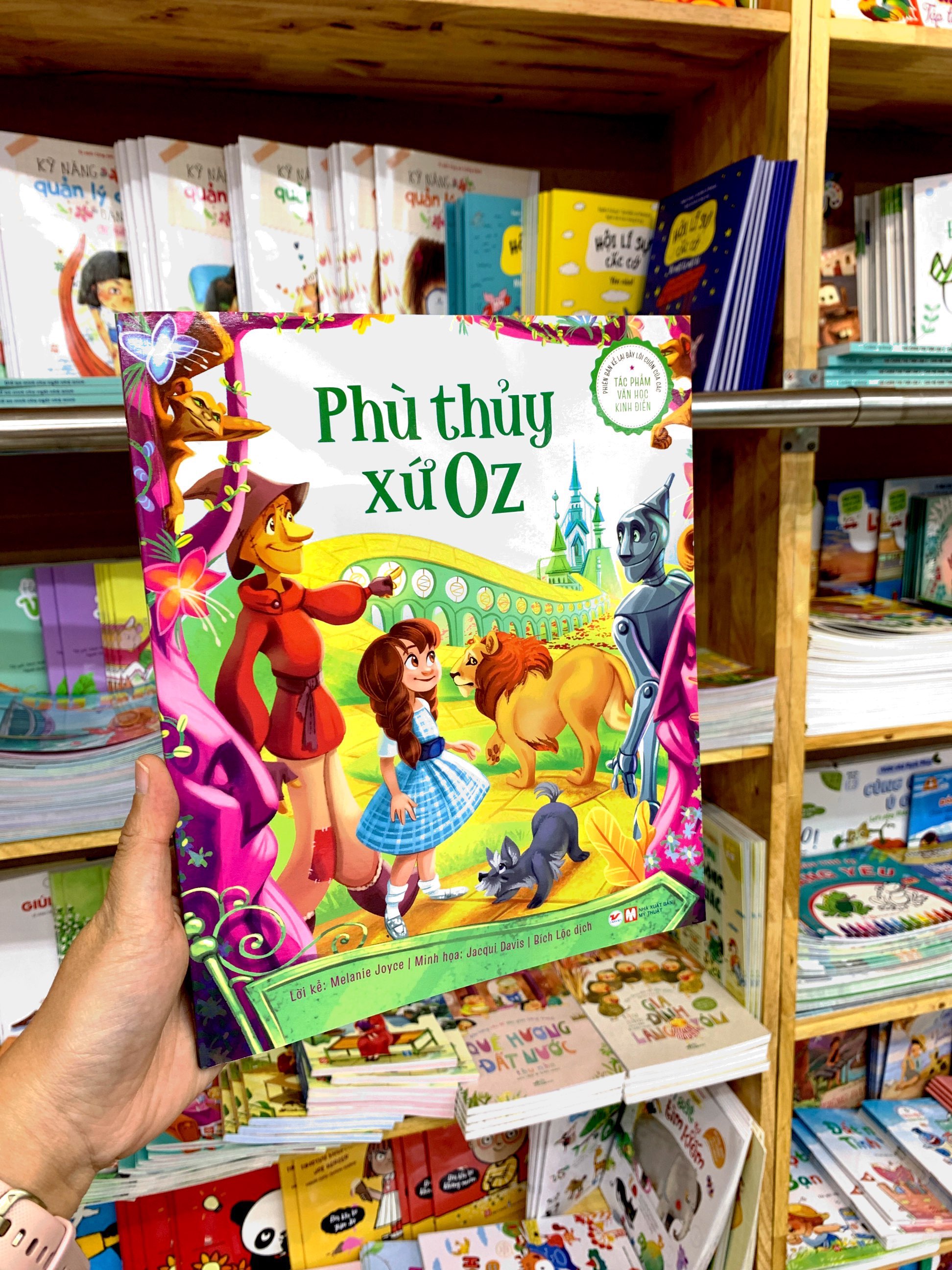 phiên bản kể lại đầy lôi cuốn của tác phẩm văn học kinh điển - phù thủy xứ oz